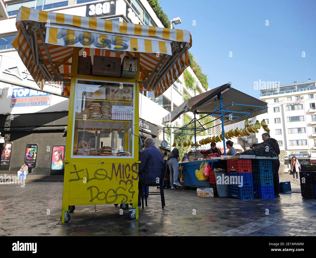 Griechenland Athen Monastiraki Platz überfüllt Shopping Street Szene Stockfoto