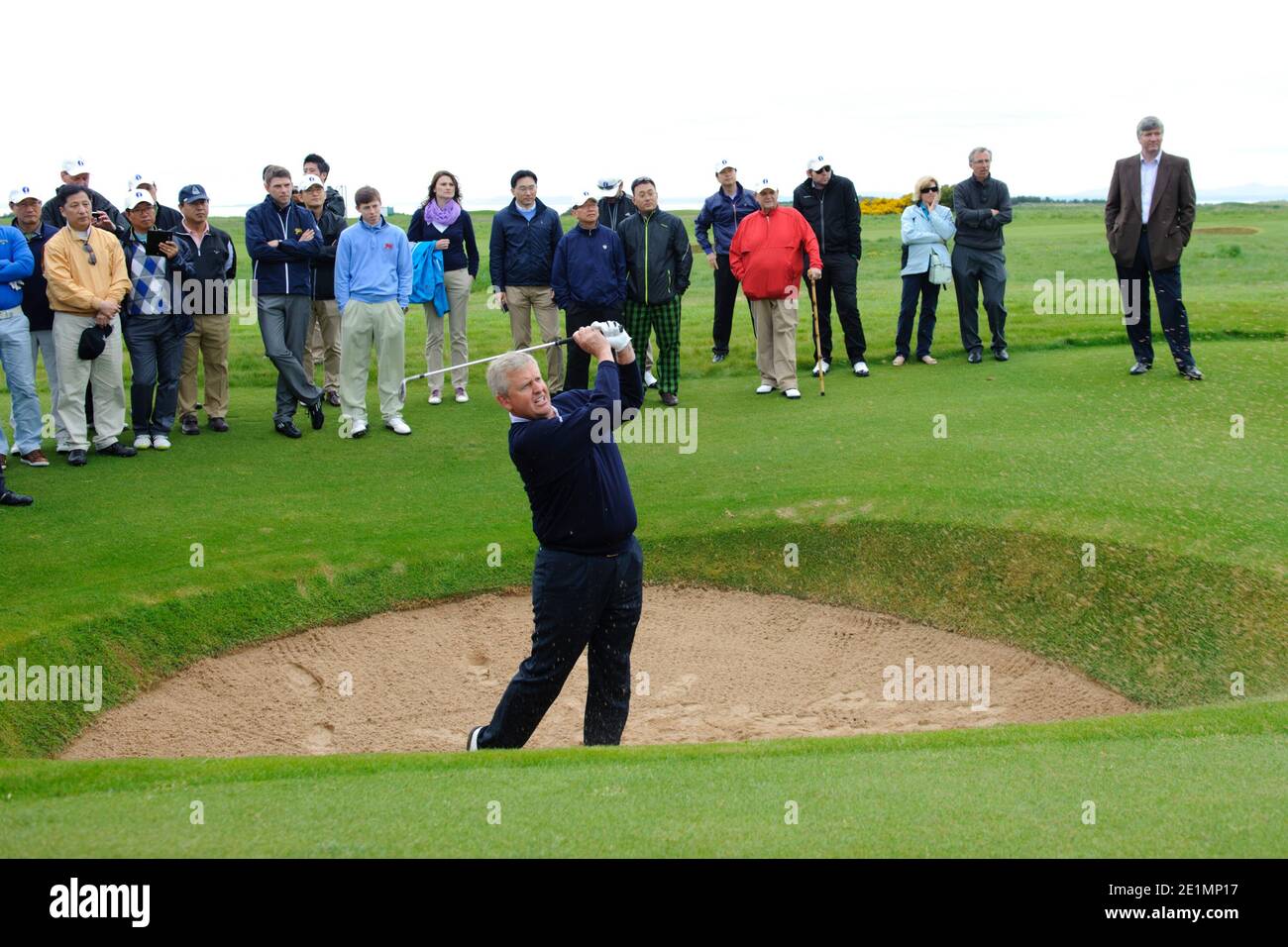 Schottischer Profi-Golfer Colin Montgomerie, OBE Coaching einer korpraten Gruppe Stockfoto