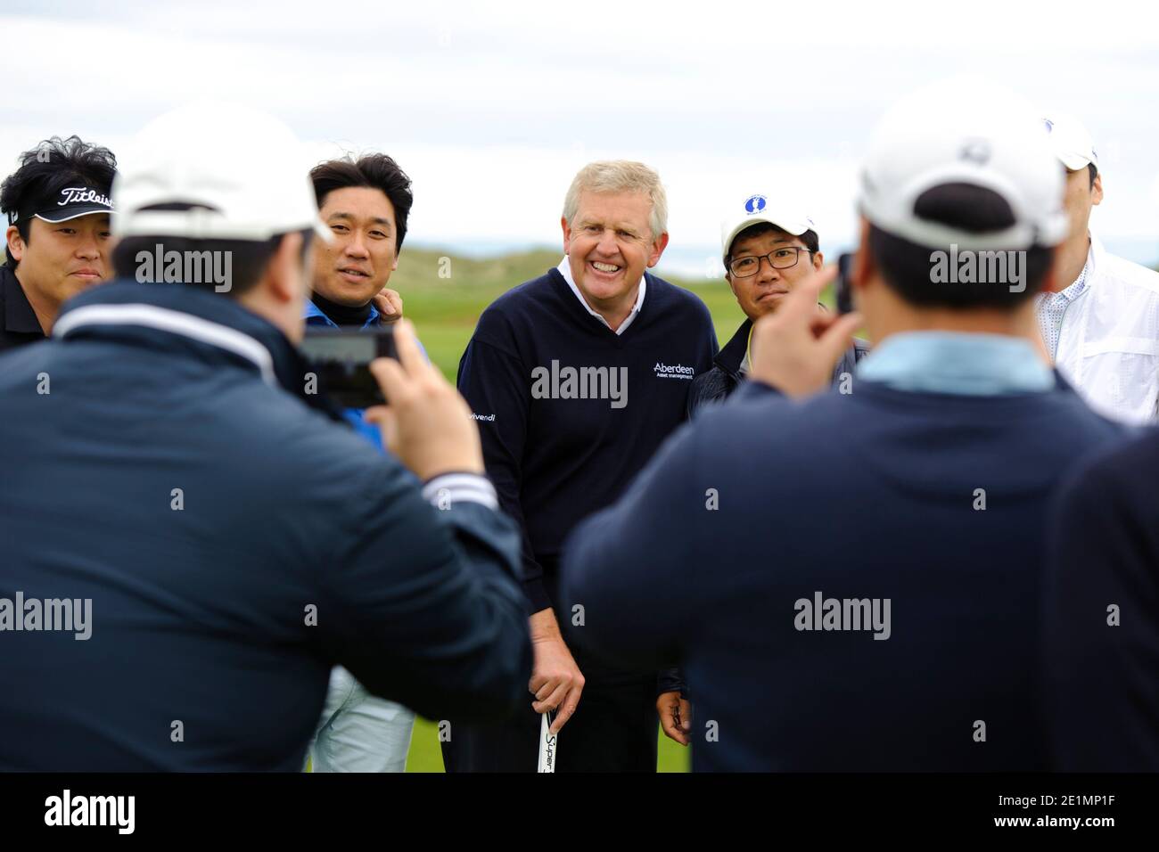 Schottischer Profi-Golfer Colin Montgomerie, OBE Coaching einer korpraten Gruppe Stockfoto