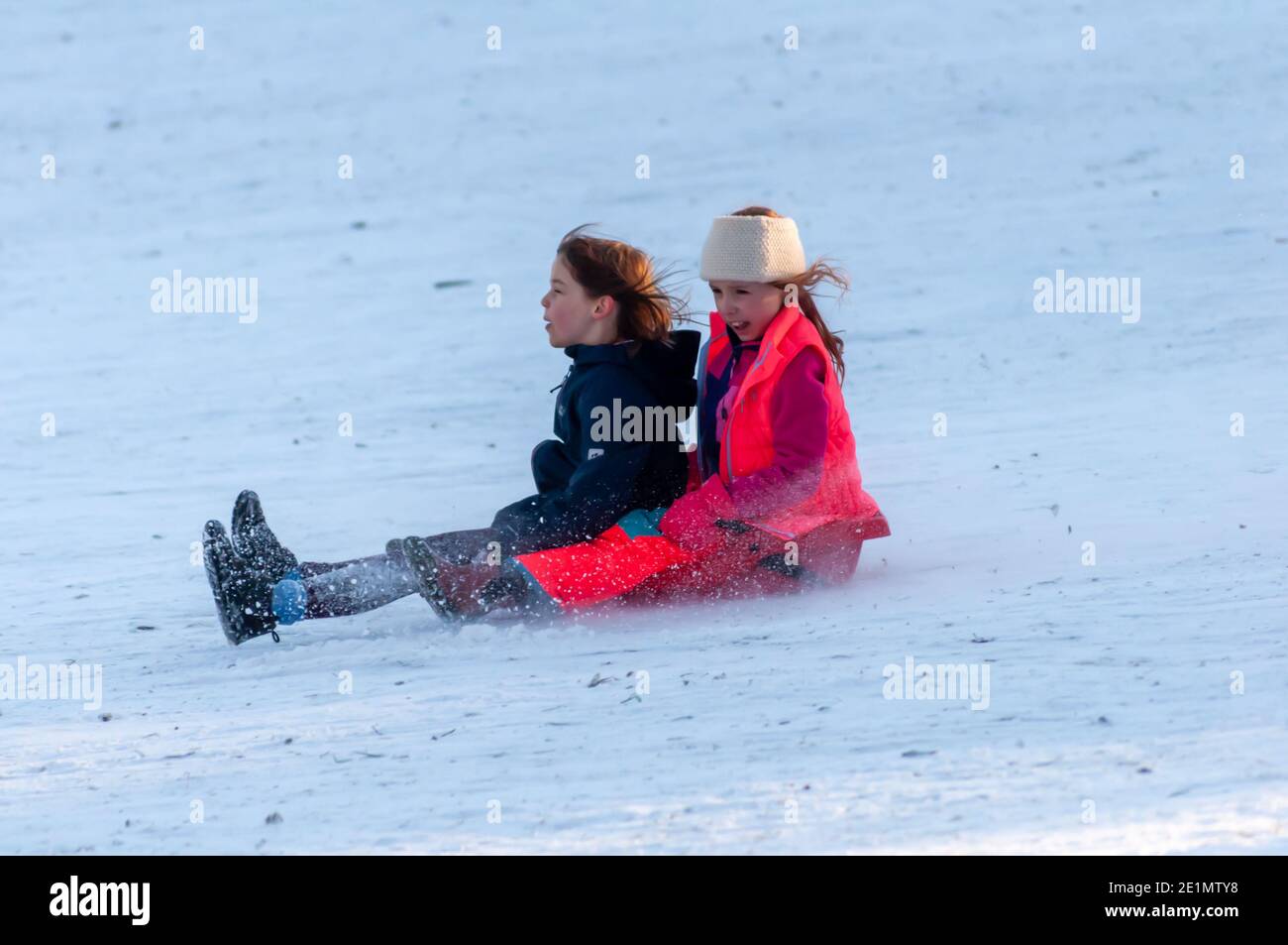 Glasgow, Schottland, Großbritannien. Januar 2021. UK Wetter: Rodeln im Queen's Park. Kredit: Skully/Alamy Live Nachrichten Stockfoto