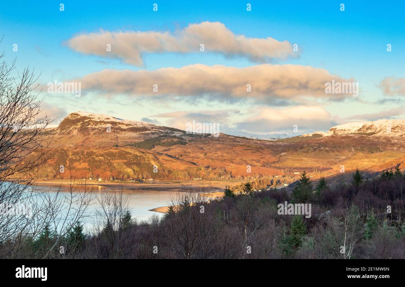 SCHOTTLAND WESTKÜSTE HIGHLANDS KINTAIL GLENELG DORF KYLE RHEA ON EIN ABEND IM WINTER Stockfoto