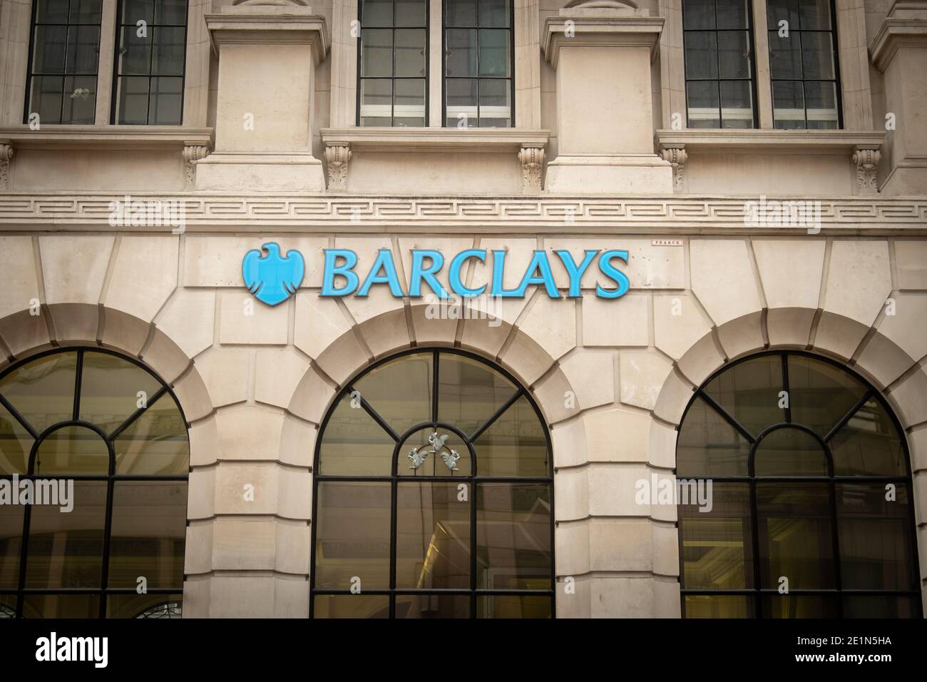 LONDON - Barclays High Street Bank in der Fleet Street Filiale, einer großen britischen multinationalen Bank Stockfoto