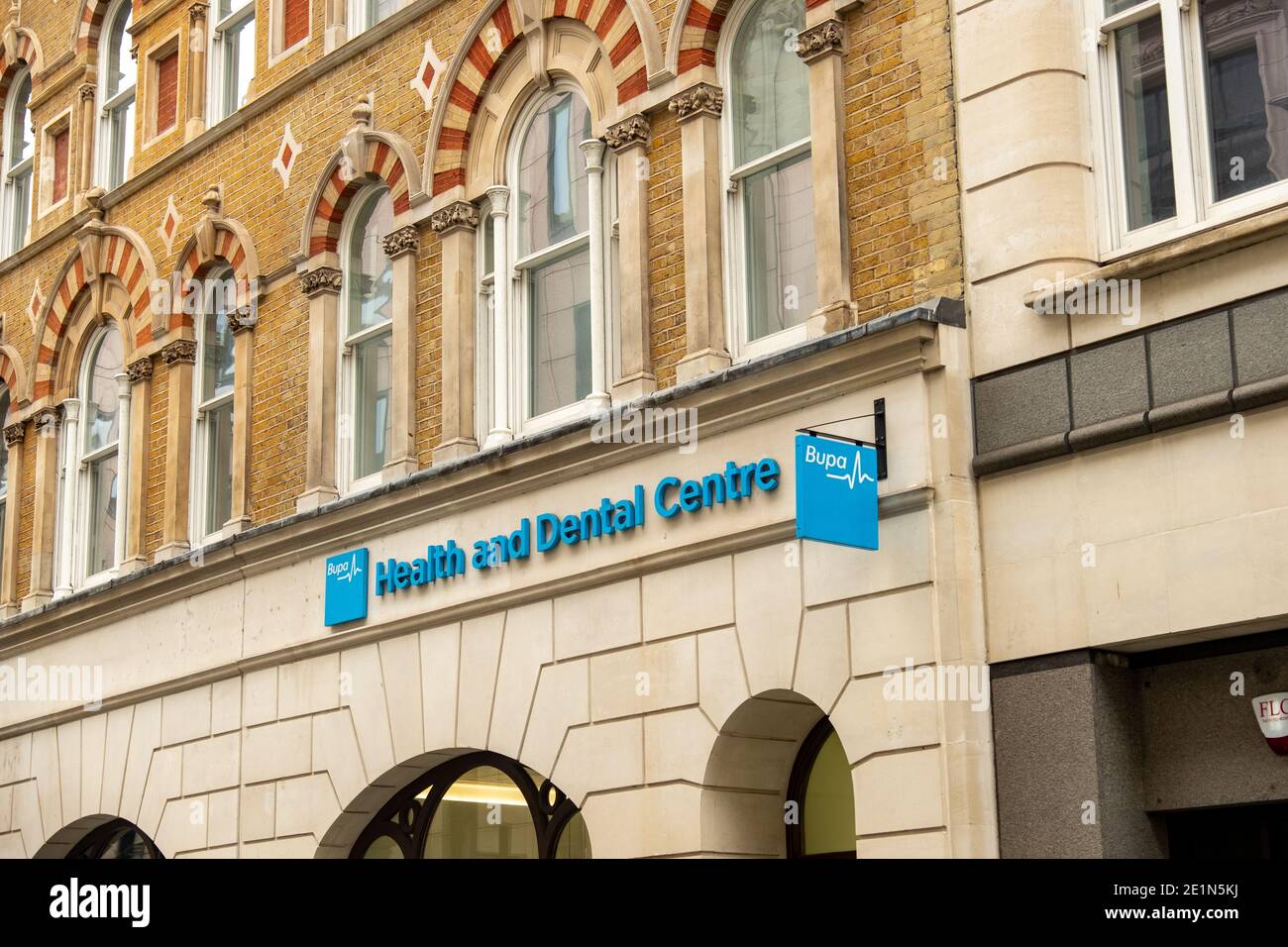 London - Januar 2020: BUPA Dental Care Zweigniederlassung - ein internationaler Versicherungs- und Gesundheitskonzern Stockfoto