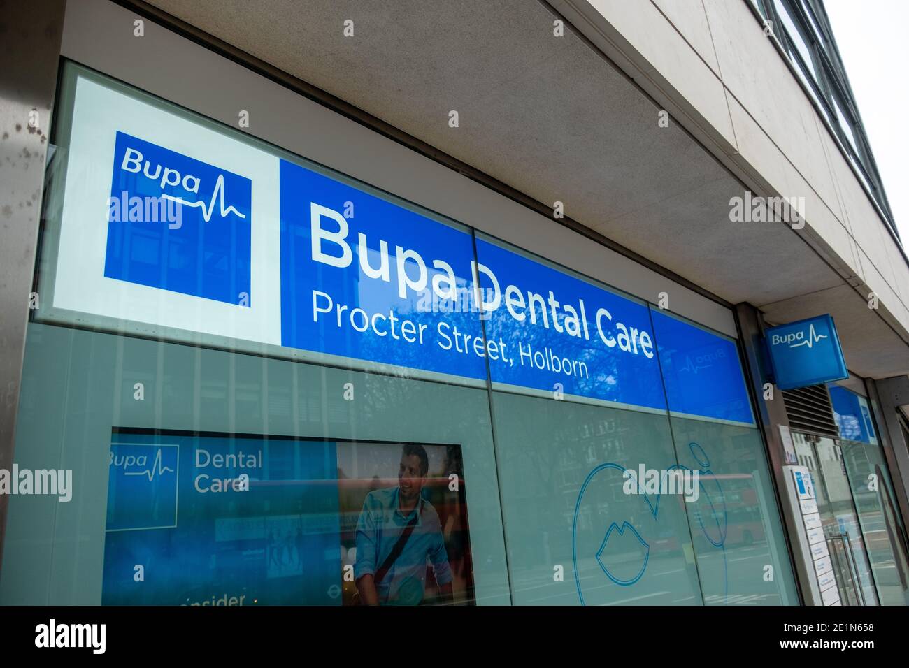 London-: BUPA Dental Care Zweigniederlassung - eine internationale Versicherungs- und Gesundheitsgruppe Stockfoto
