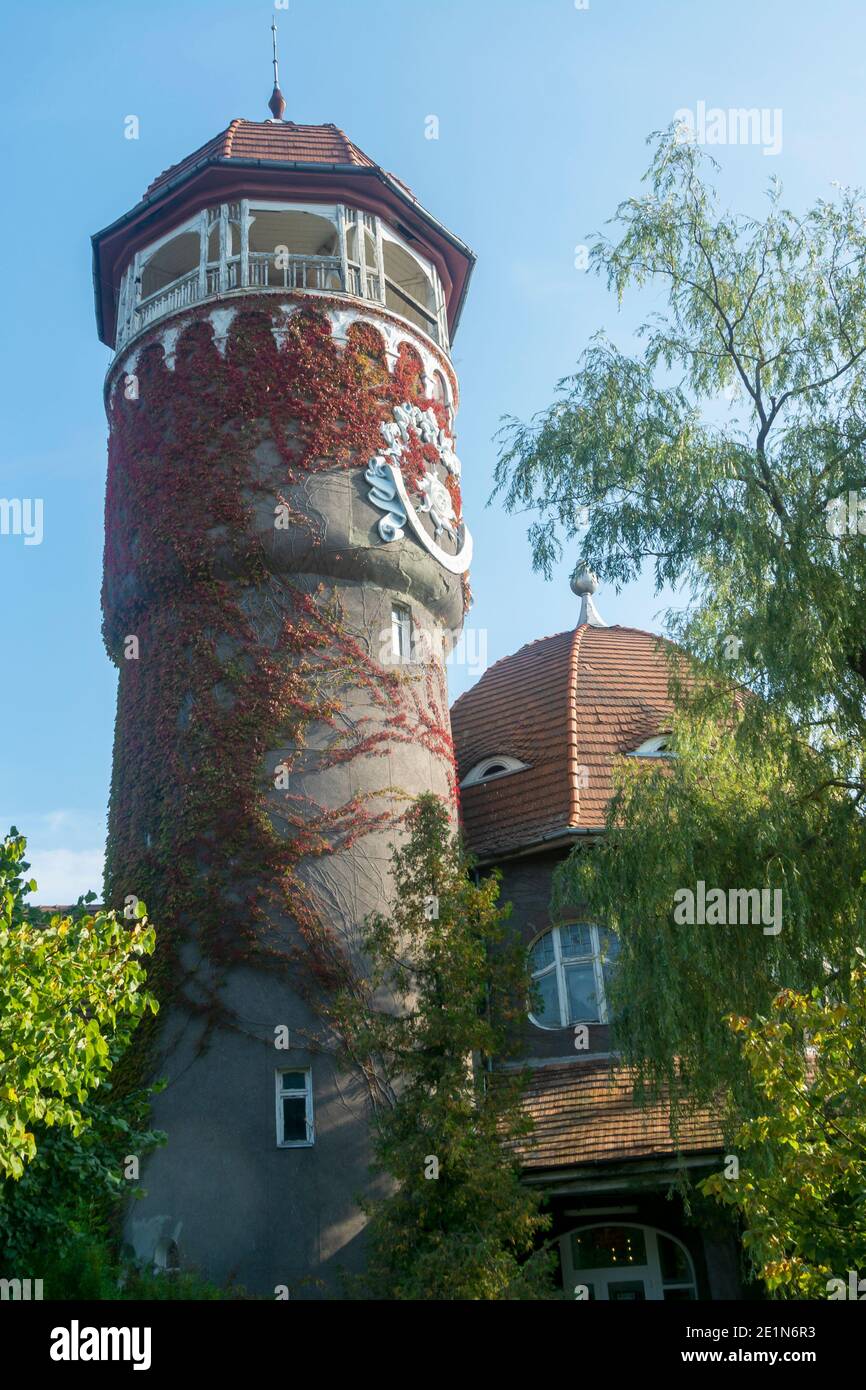 Wasserturm des letzten Jahrhunderts im Gebiet Svetlogorsk Kaliningrad. Das Gebäude wurde im Jahr 1908 Resort an der Ostseeküste gebaut. Selektiver Fokus. Stockfoto