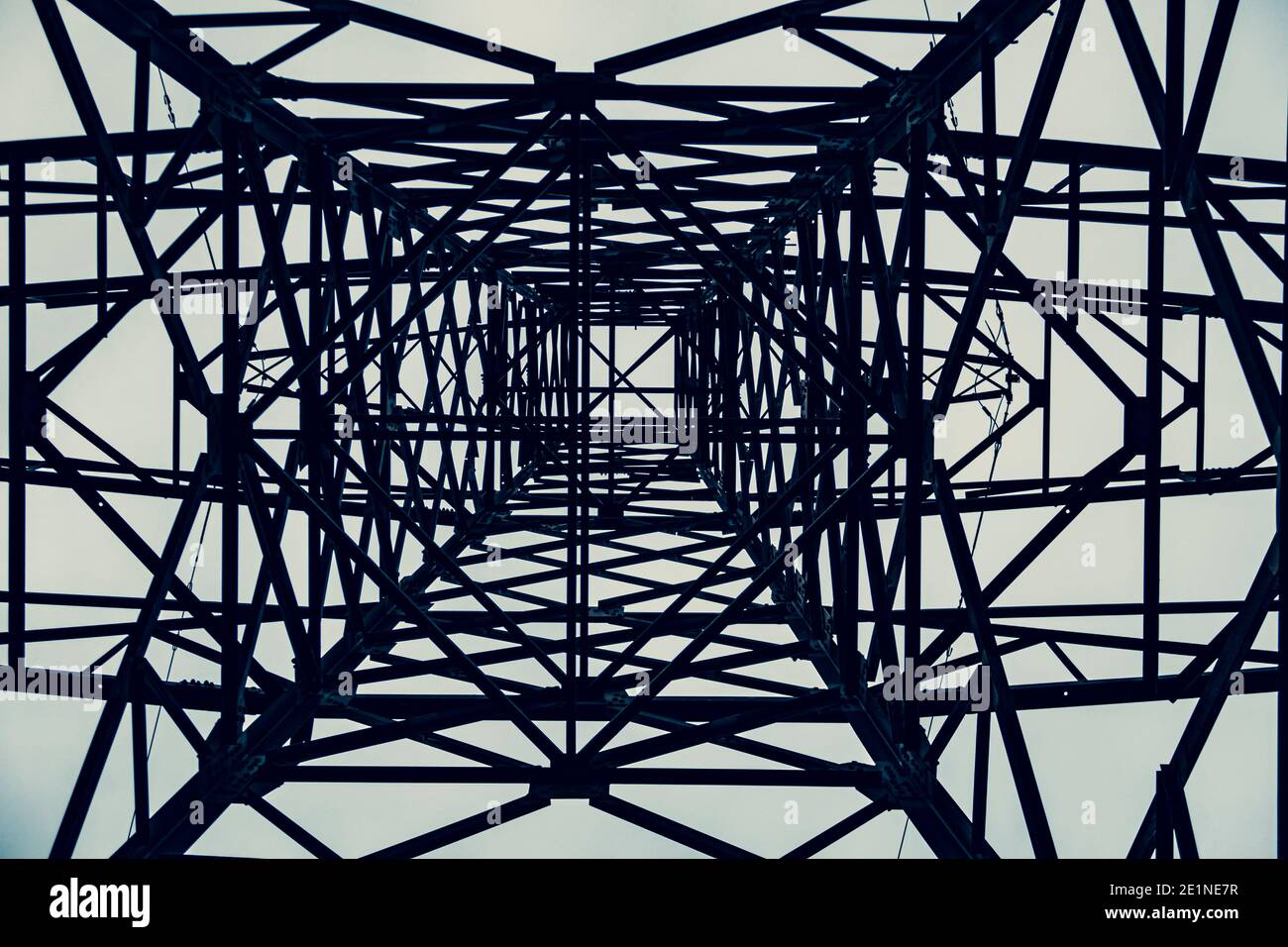 Hochspannungsmast, Hochspannungsturm Himmel surise Hintergrund Stockfoto