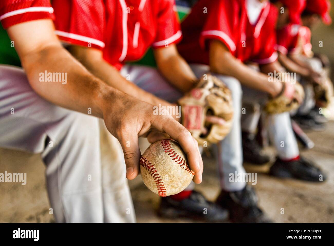 Nahaufnahme der sitzenden amerikanischen Baseballspieler Stockfoto