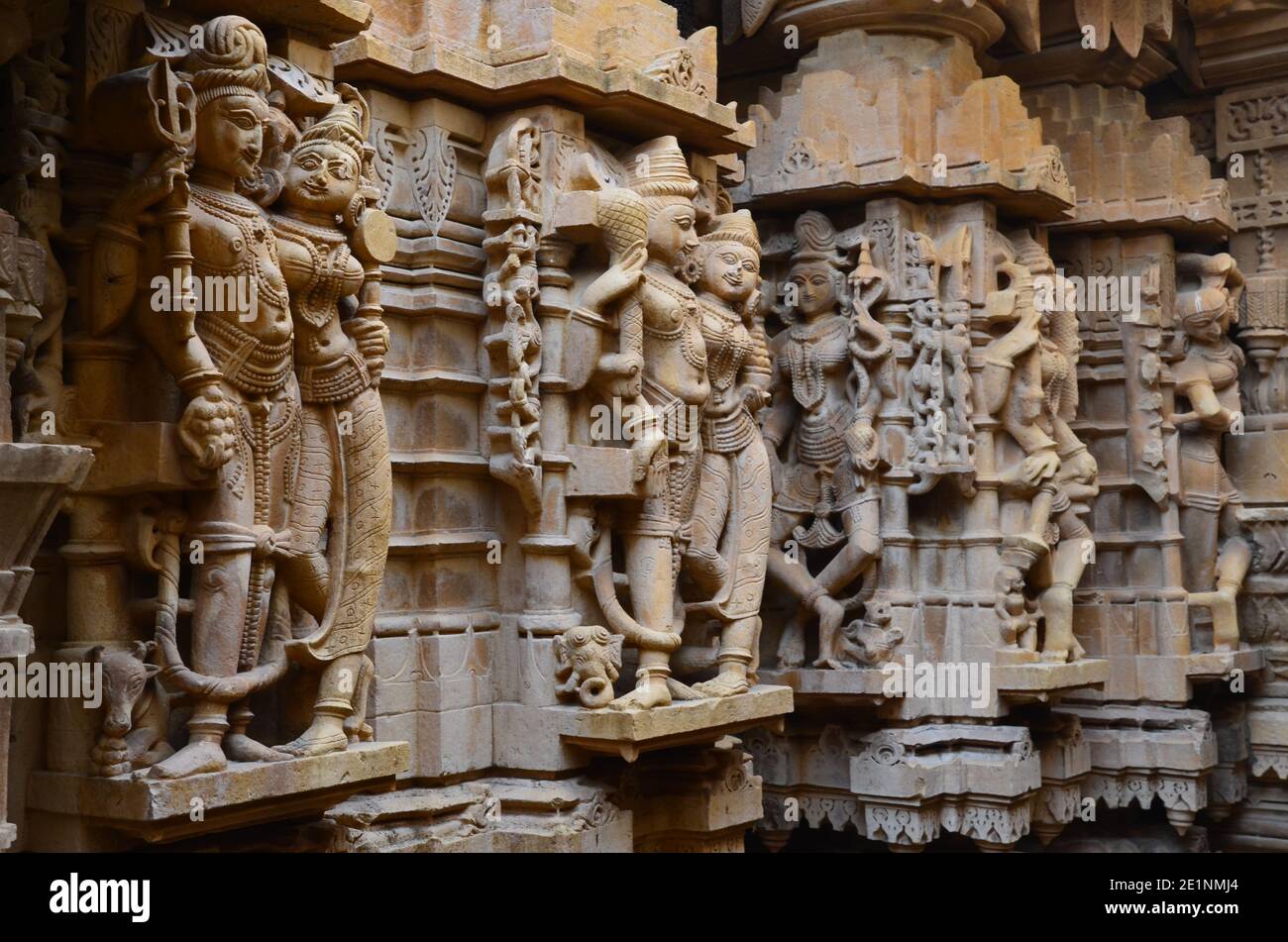 Meisterwerk der feinen Mauerwerk: jain Tempel in Jaisalmer Stockfoto