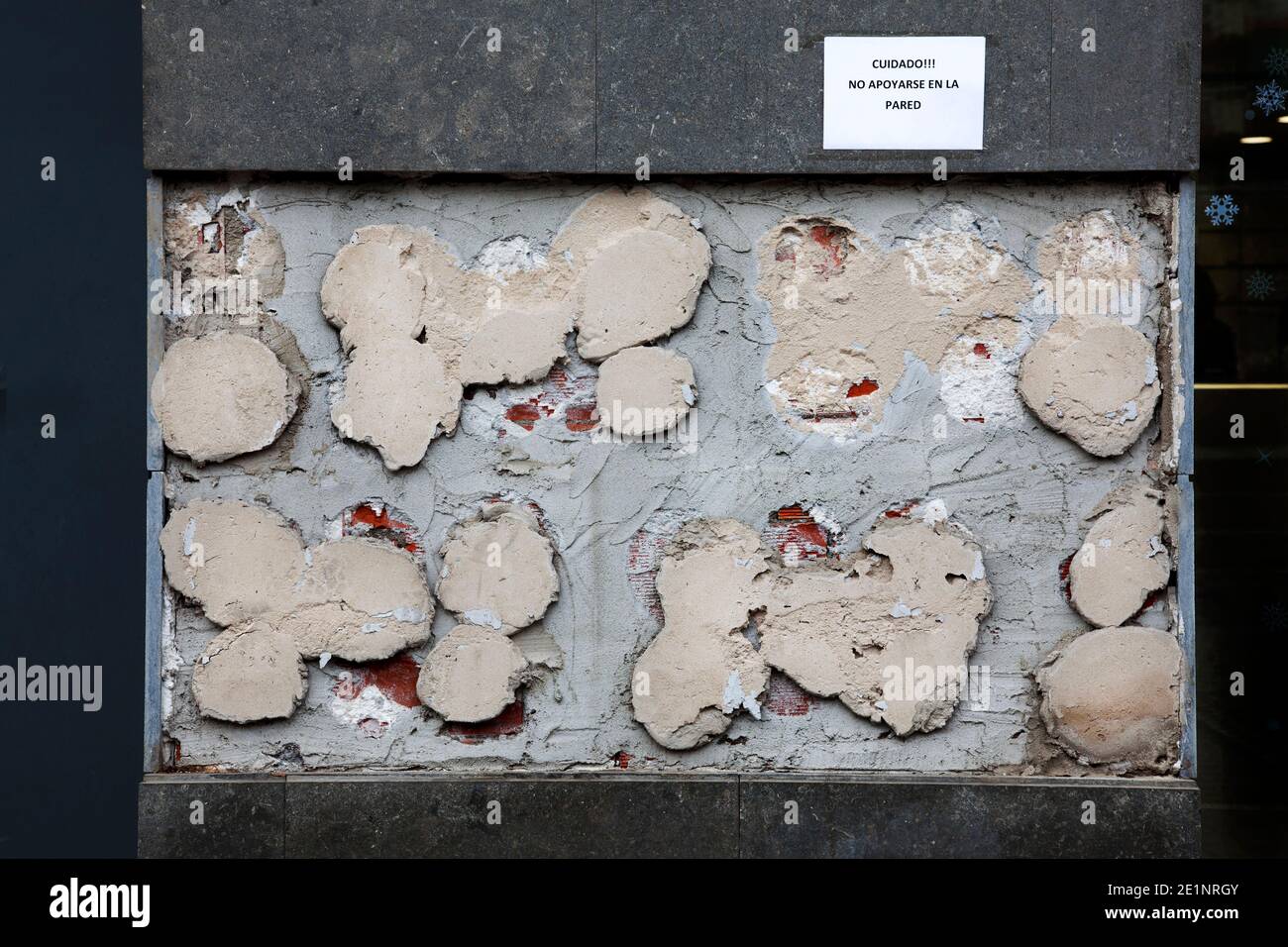 Beachten Sie, dass liest - "lehnen Sie sich nicht gegen die Wand", Barcelona, Spanien. Stockfoto