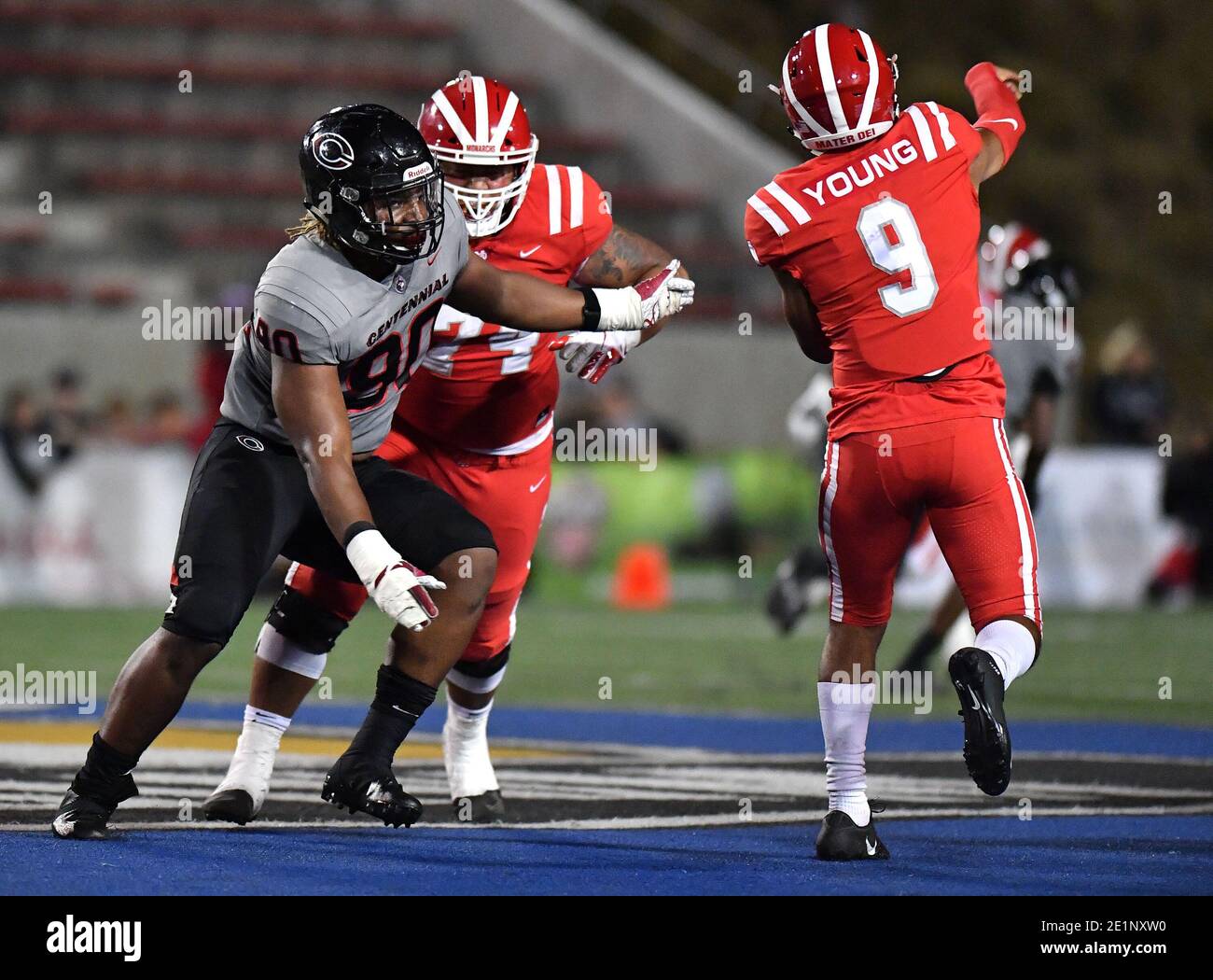 23. August 2019 - Santa Ana, CA.insgesamt Nummer eins Prep Prospect Corona Centennial Defensive Lineman Korey Foreman #90 Zeichen mit USC.Foreman wählte USC gegenüber Clemson, Louisiana State und Georgia.Varsity Prep Football Spiel Centennial vs. Mater Dei High School, in Santa Ana, California.Foto © Louis Lopez /Modern Exposure/Cal Sport Media Stockfoto