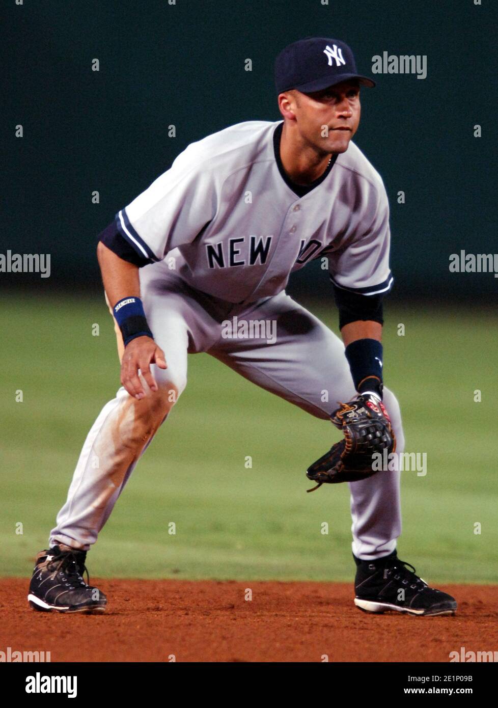 Derek Jeter der New York Yankees während 8-6 Verlust der Los Angeles Angels von Anaheim am Angel Stadium in Anaheim, Kalifornien am Samstag, 23. Juli 200 Stockfoto