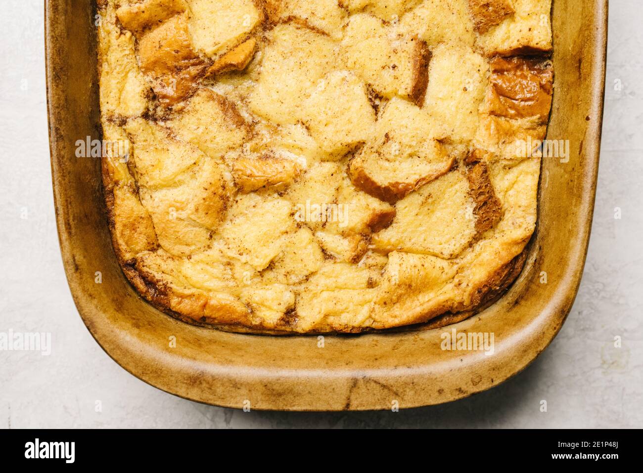 3/4-Toastkasserolle mit französischem Toastbrot Stockfoto 3/4-Toastkasserolle mit französischem Toastbrot Stockfoto