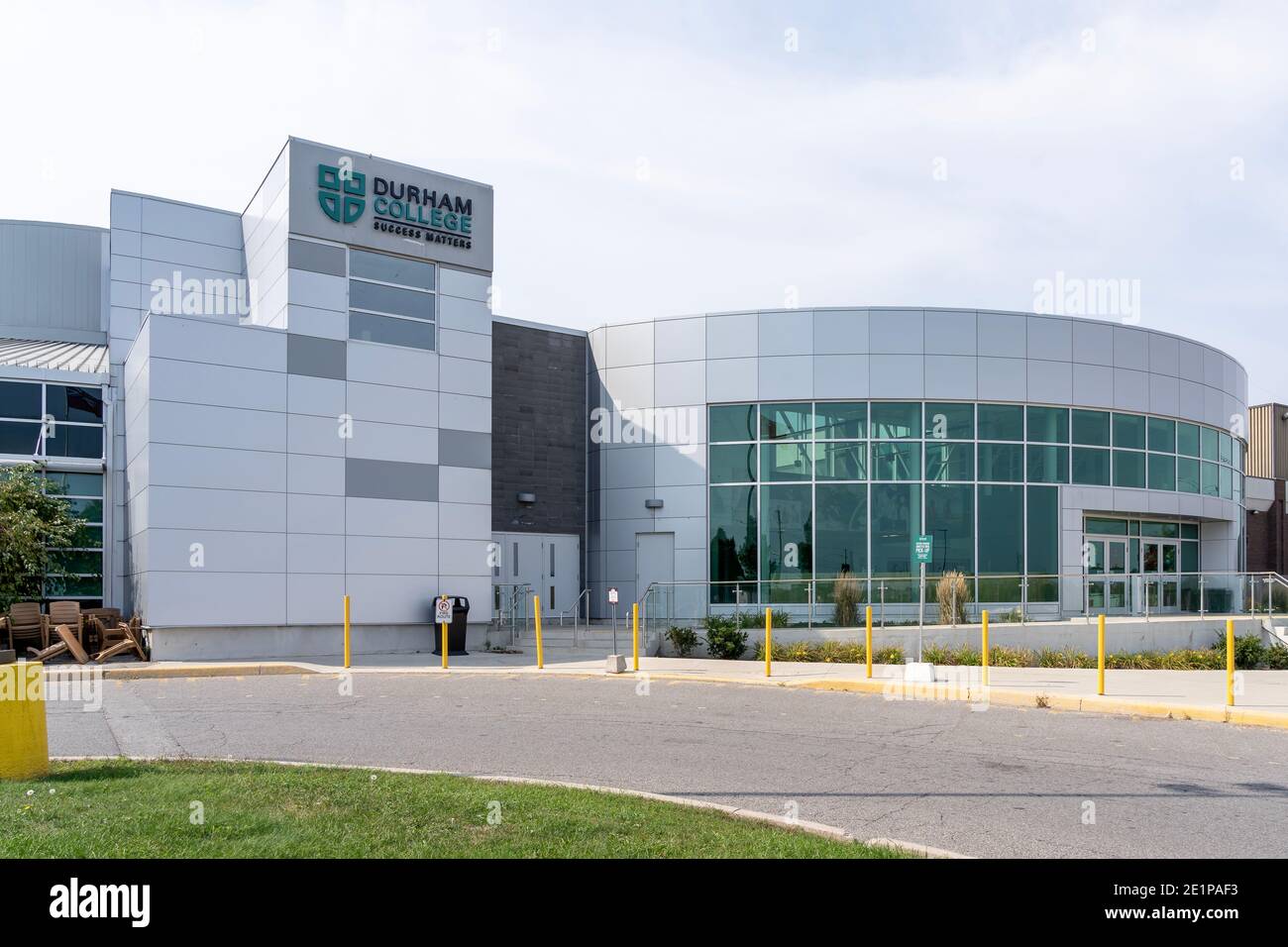 Der Durham College Whitby Campus wird in Whitby, Ontario, Kanada gezeigt Stockfoto