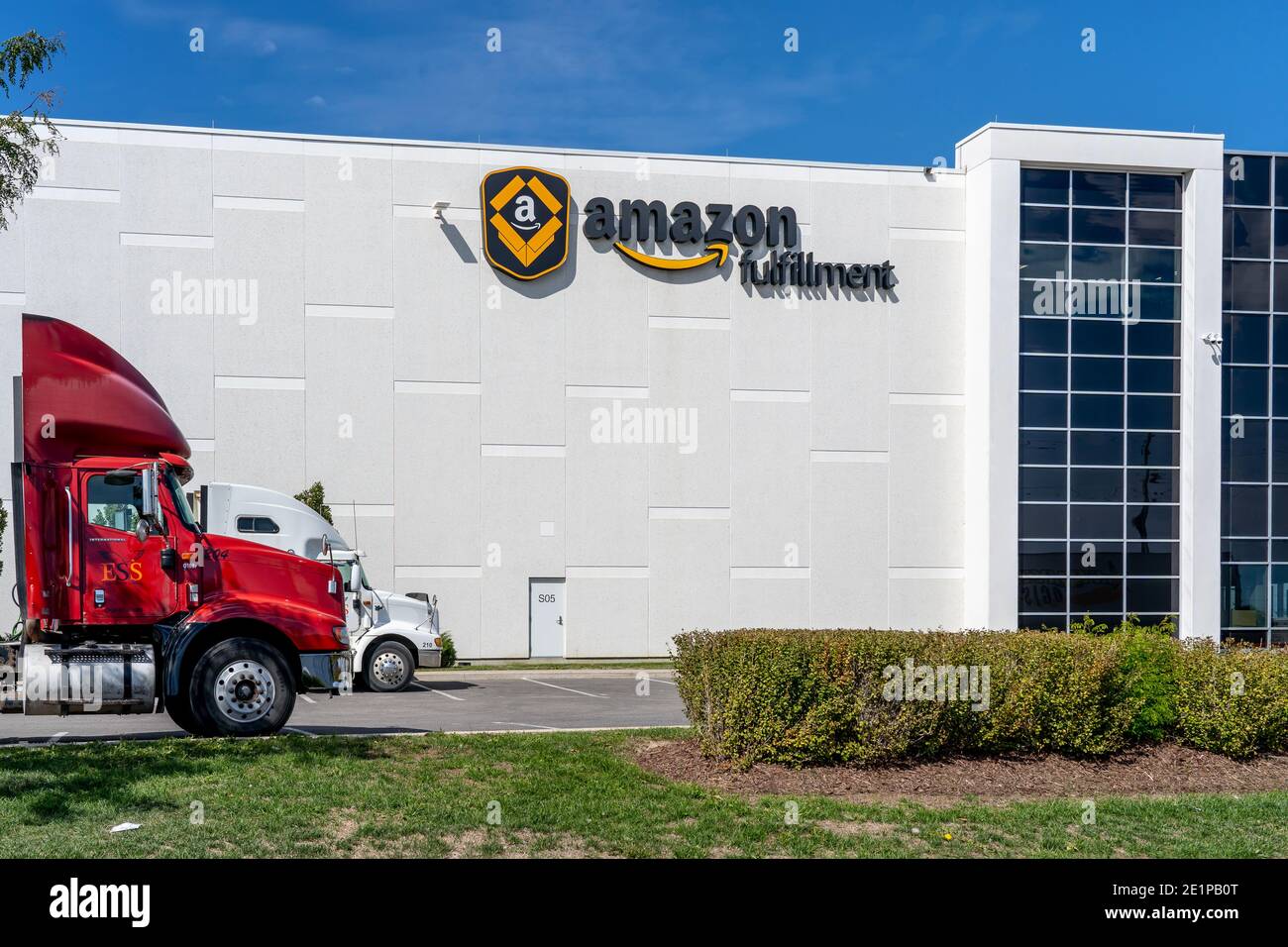 19. September 2020: Amazon Versandzentrum Gebäude in Brampton, ON, Kanada Stockfoto