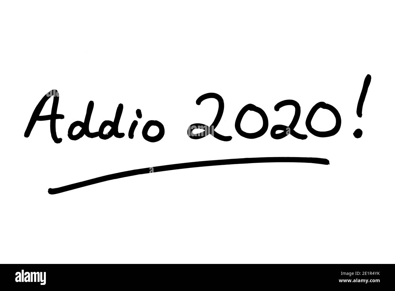 Addio 2020! - Auf Wiedersehen 2020 bedeutet! In italienischer Sprache - handgeschrieben auf weißem Hintergrund. Stockfoto