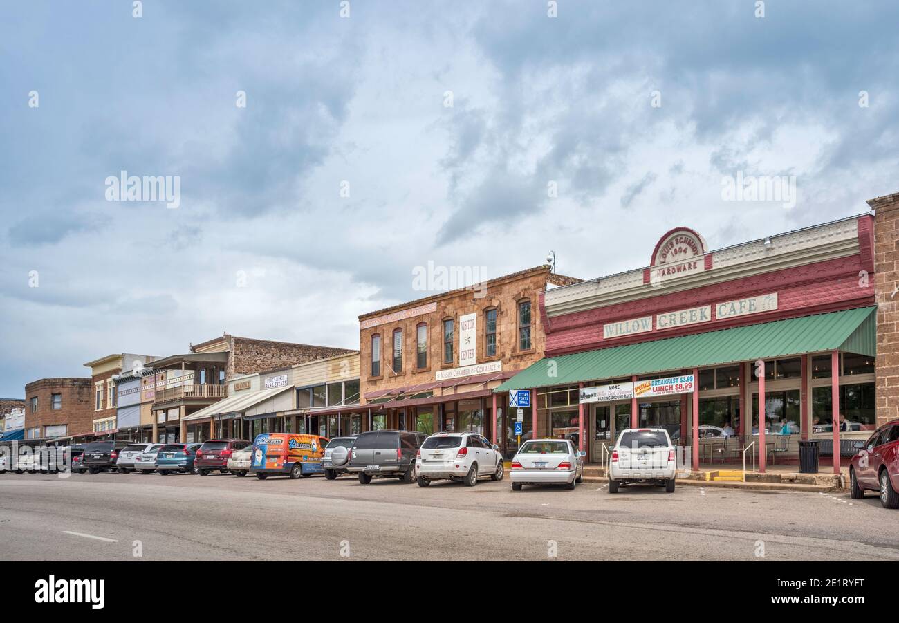 Porch Geschäfte am Mason County Square in Mason, Edwards Plateau, Texas, USA Stockfoto