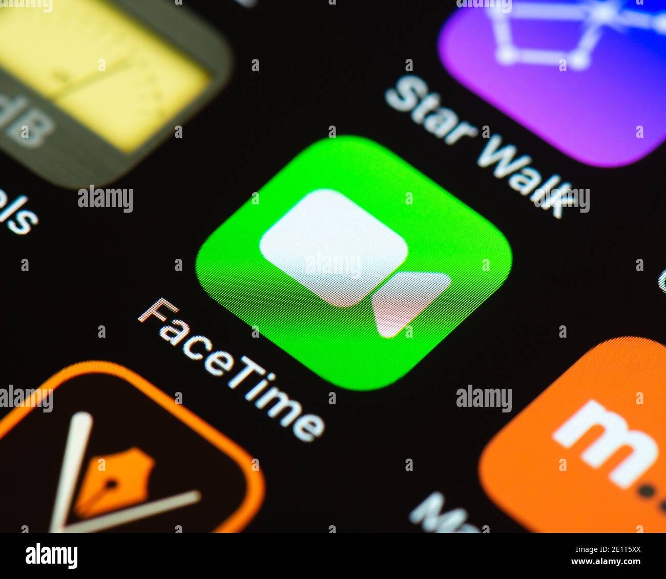 FaceTime App-Symbol auf dem Apple iPhone-Bildschirm. FaceTime ist ein von Apple entwickeltes Videotelefony-Produkt. Stockfoto