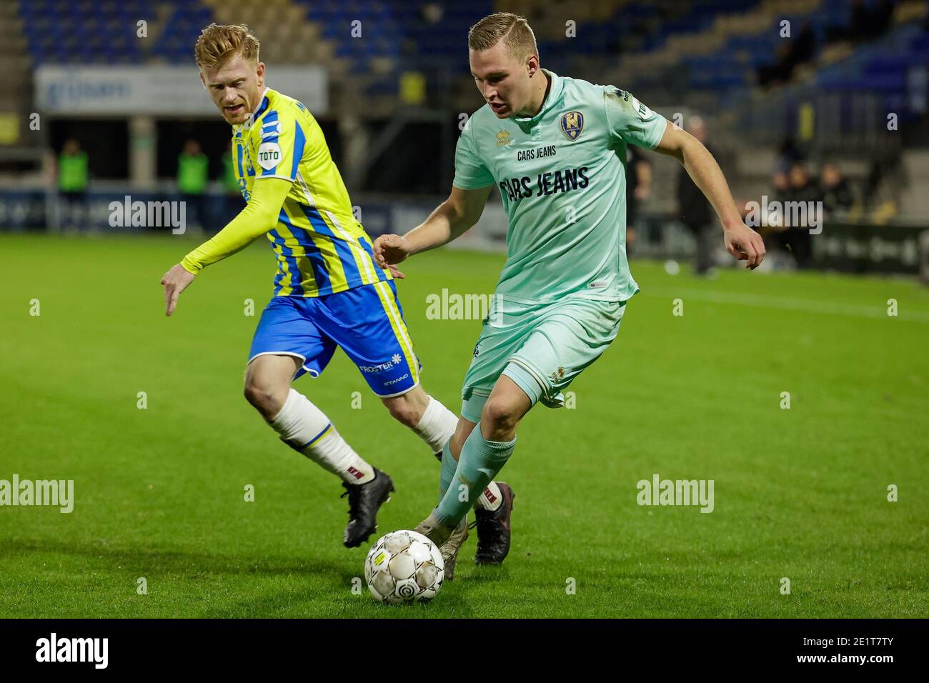 WAALWIJK, NIEDERLANDE - 9. JANUAR: Richard van der Venne von RKC Waalwijk, Boy Kemper von ADO Den Haag während des niederländischen Eredivisie-Spiels zwischen RKC Waalwijk und ADO Den Haag am 9. Januar 2021 in Waalwijk, Niederlande (Foto: Geert van Erven/BSR AgencyOrange BilderAlamy Live News) Stockfoto