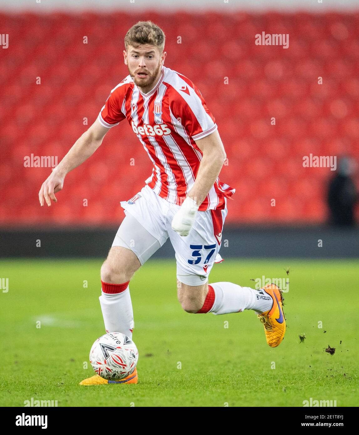 9. Januar 2021; bet365 Stadium, Stoke, Staffordshire, England; English FA Cup Football, Carabao Cup, Stoke City versus Leicester City; Nathan Collins von Stoke City Stockfoto