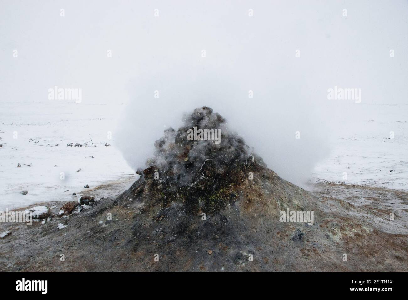 Hverir Geothermie kochender Schlamm heißen Schwefel Dampf fumarole vulkanische Aktivität Myvatn See Krafla Nordisland in Europa Stockfoto