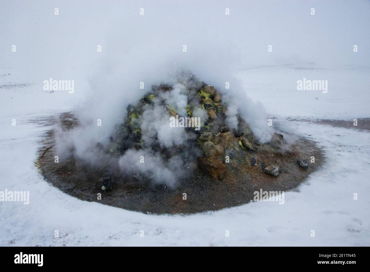 Hverir Geothermie kochender Schlamm heißen Schwefel Dampf fumarole vulkanische Aktivität Myvatn See Krafla Nordisland in Europa Stockfoto