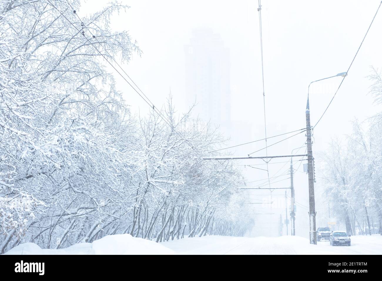 Verschneite Stadt Tapete Winter Weihnachten Urlaub Schnee Hintergrund Wahrzeichen Von Paris Im Winter Stockfotografie Alamy