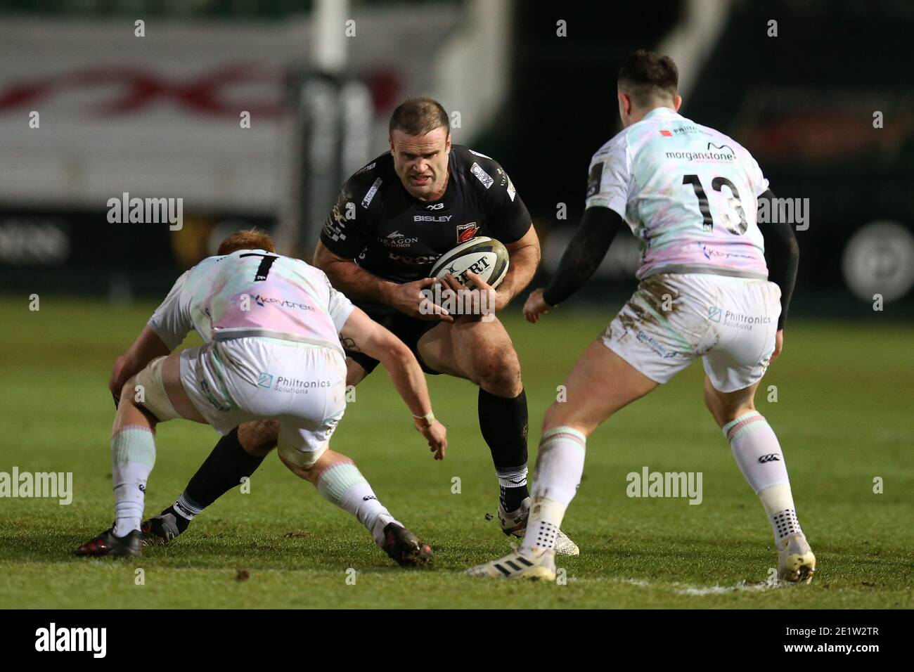 Newport, Großbritannien. Januar 2021. Jamie Roberts von den Drachen (c) in Aktion. Guinness Pro14 Rugby, Dragons V Ospreys Rugby bei Rodney Parade in Newport on Saturday 9th January 2021. PIC by Andrew Orchard/Andrew Orchard Sports Photography/Alamy Live News Credit: Andrew Orchard Sports Photography/Alamy Live News Stockfoto