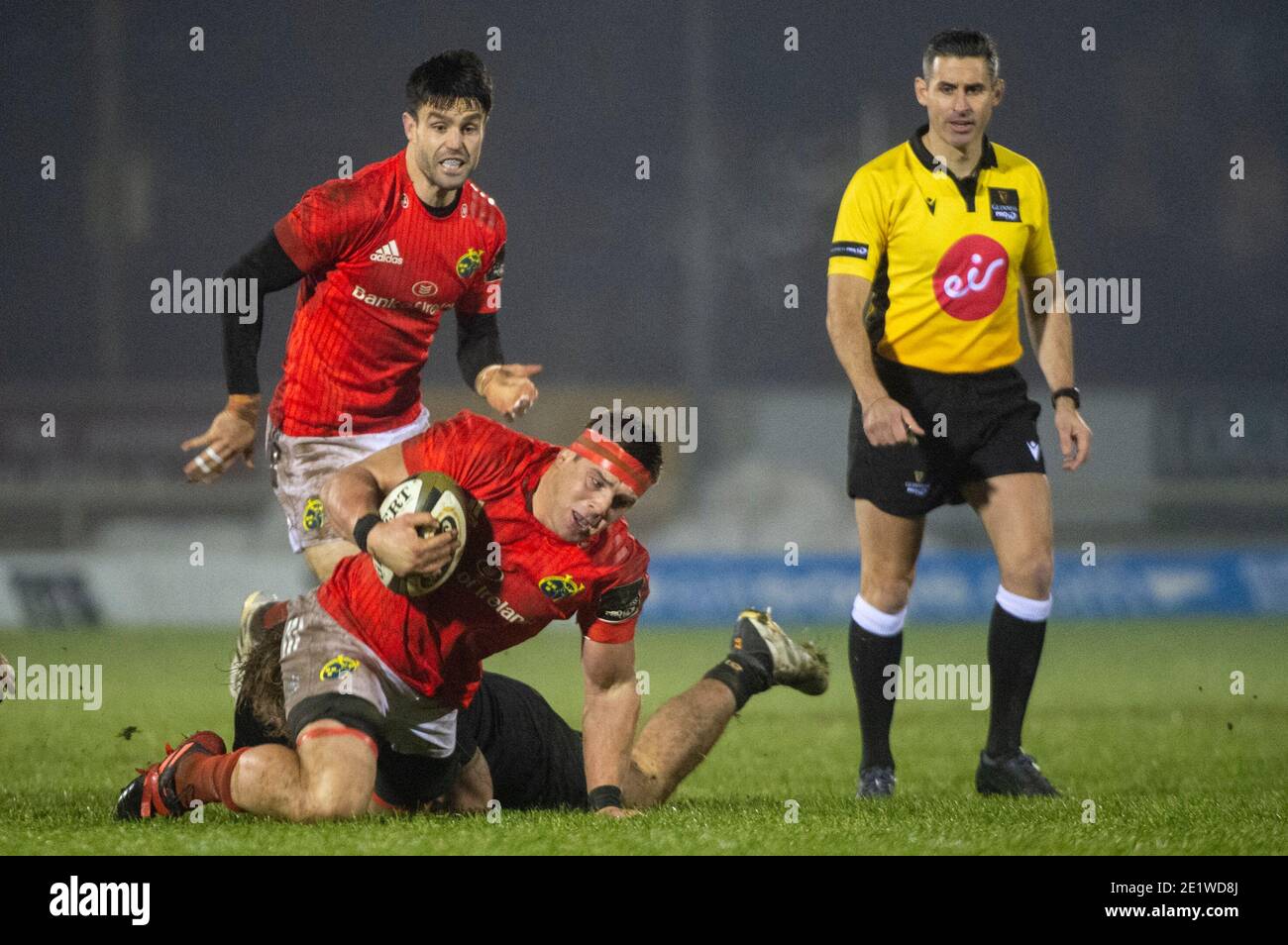 Galway, Irland. Januar 2021. CJ Stander von Münster mit dem Ball während des Guinness PRO14 Runde 11 Spiel zwischen Connacht Rugby und Munster Rugby auf dem Sportplatz in Galway, Irland am 9. Januar 2021 (Foto von Andrew SURMA/SIPA USA) Kredit: SIPA USA/Alamy Live News Stockfoto