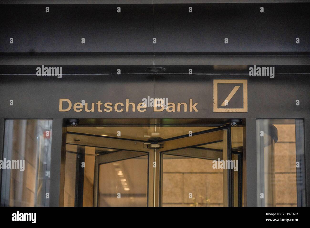New York Usa Januar 2021 Ein Blick Auf Die Zentrale Der Deutschen Bank Ag In New York An Der Wall Street In New York City Die Deutsche Bank Ag Hat Sich Bereit