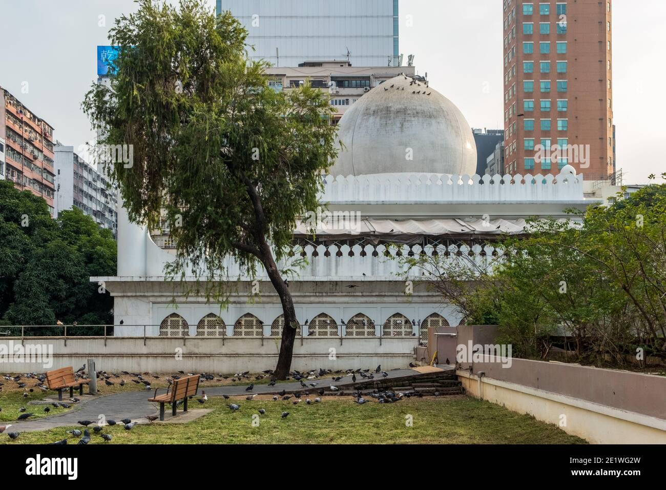 Die Rückseite der Kowloon Moschee an der Nathan Road sieht aus Sehr ruhig und friedlich inmitten der vierten Pandemiewelle In Hongkong Stockfoto