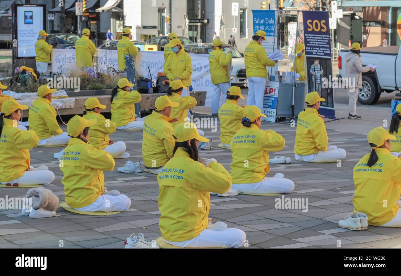 Vancouver, British Columbia/Kanada - November 1,2020. Friedliche Protestaktion zur Unterstützung Hongkongs (mit Hongkong vertreten). Selektiver Fokus, Straße Stockfoto