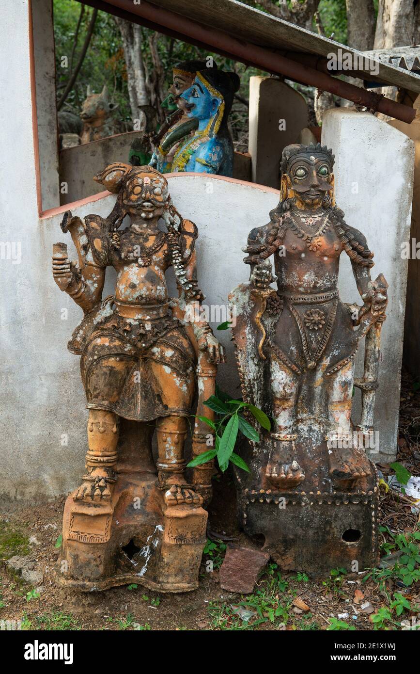 Pudukkottai, Indien - 17. August 2019: Statuen alter Götter im Ayyanar Tempel Stockfoto