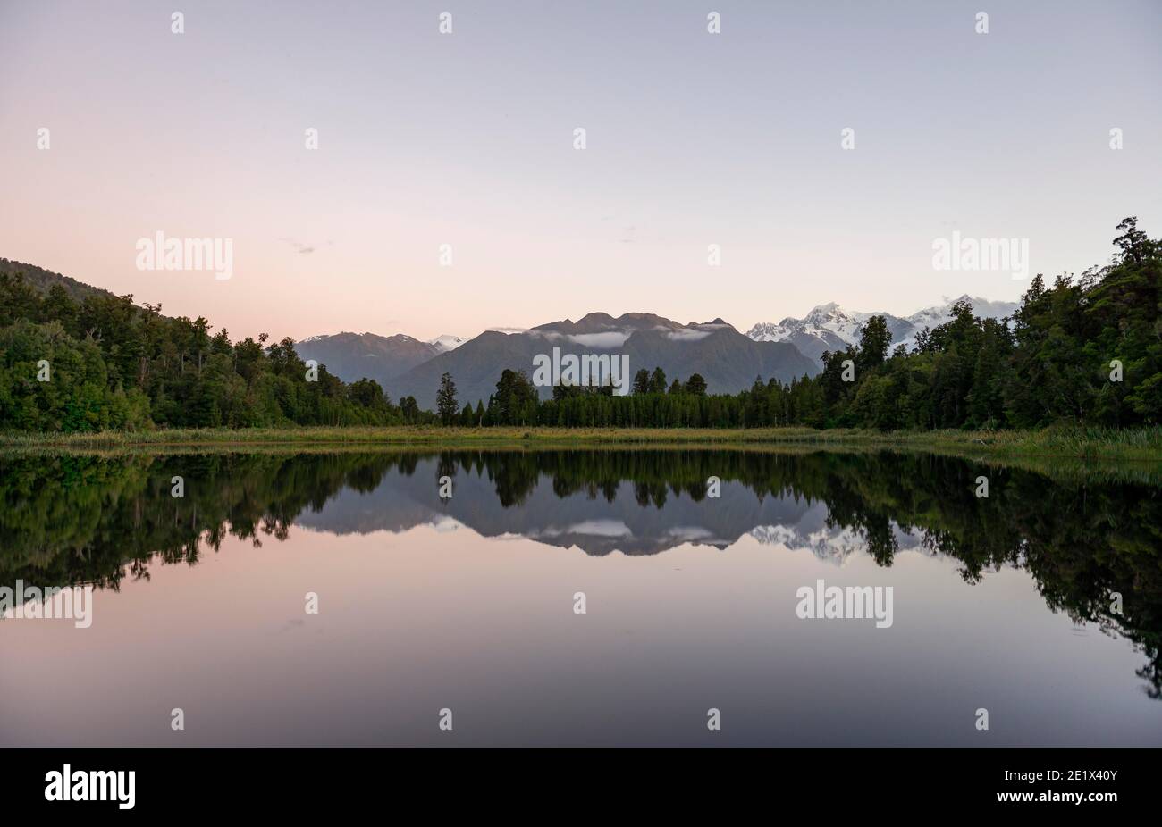 Sonnenuntergang, Mt Cook, Reflexion in Lake Matheson, Mount Cook National Park, Westland National Park, Neuseeland Alpen, Südinsel, Neuseeland Stockfoto