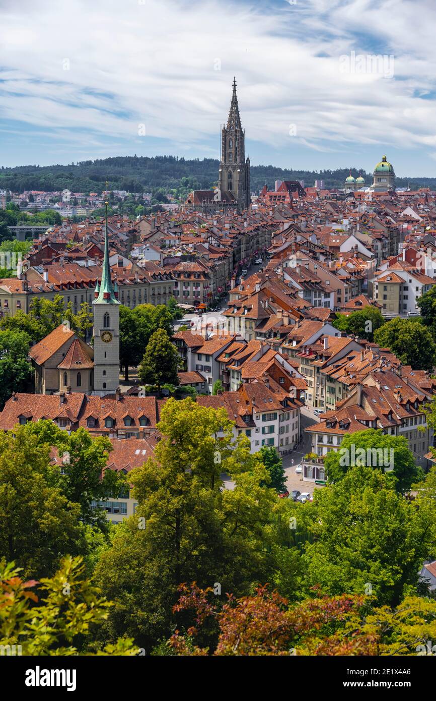 Stadtblick, Blick vom Rosengarten auf die Altstadt, Nydegg Kirche und Berner Dom, Nydegg Bezirk, Bern, Kanton Bern, Schweiz Stockfoto