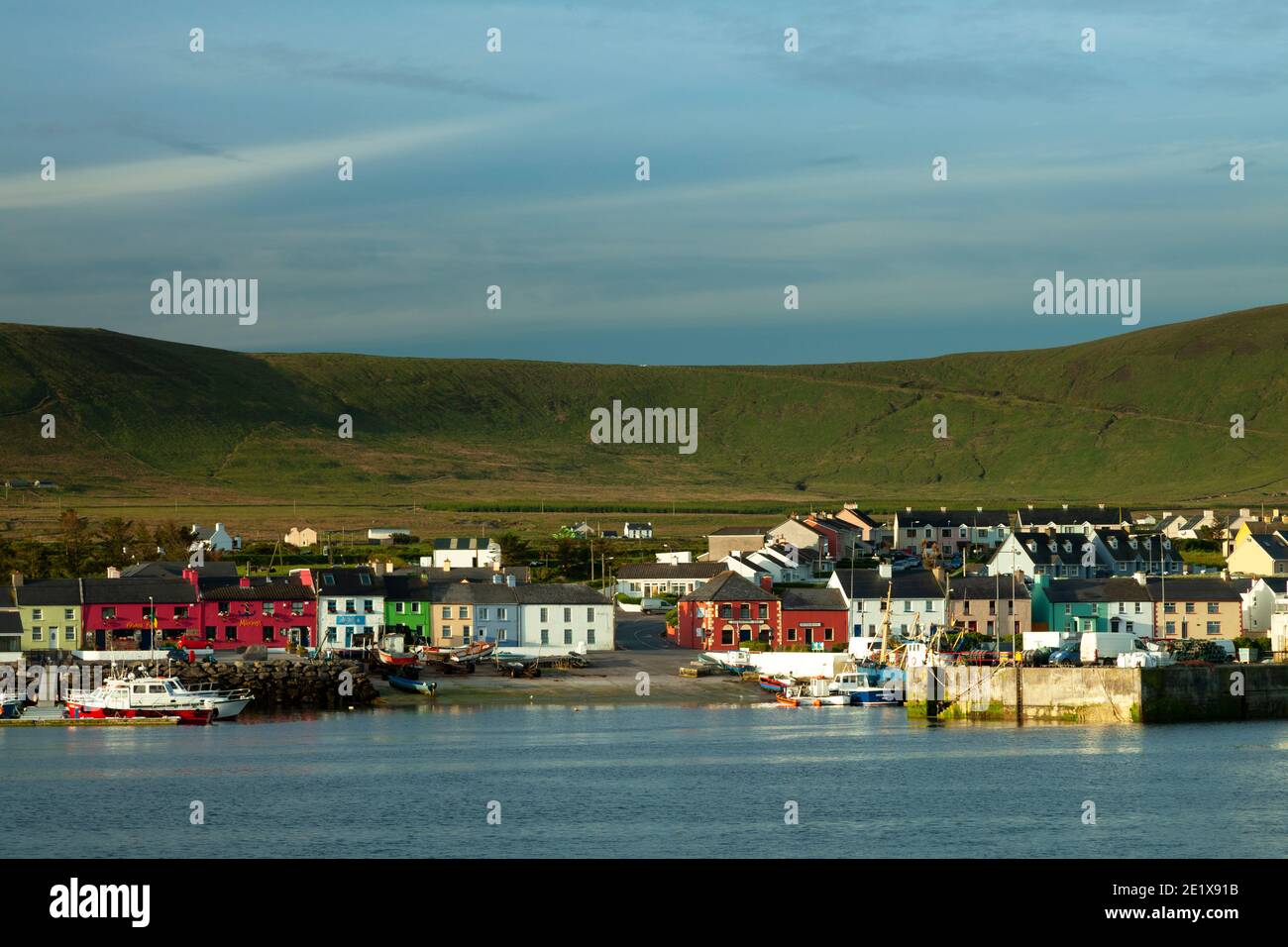 Portmagee Dorf, Fährhafen für die Skellig Inseln, auf dem Wild Atlantic Way in Kerry in Irland Stockfoto