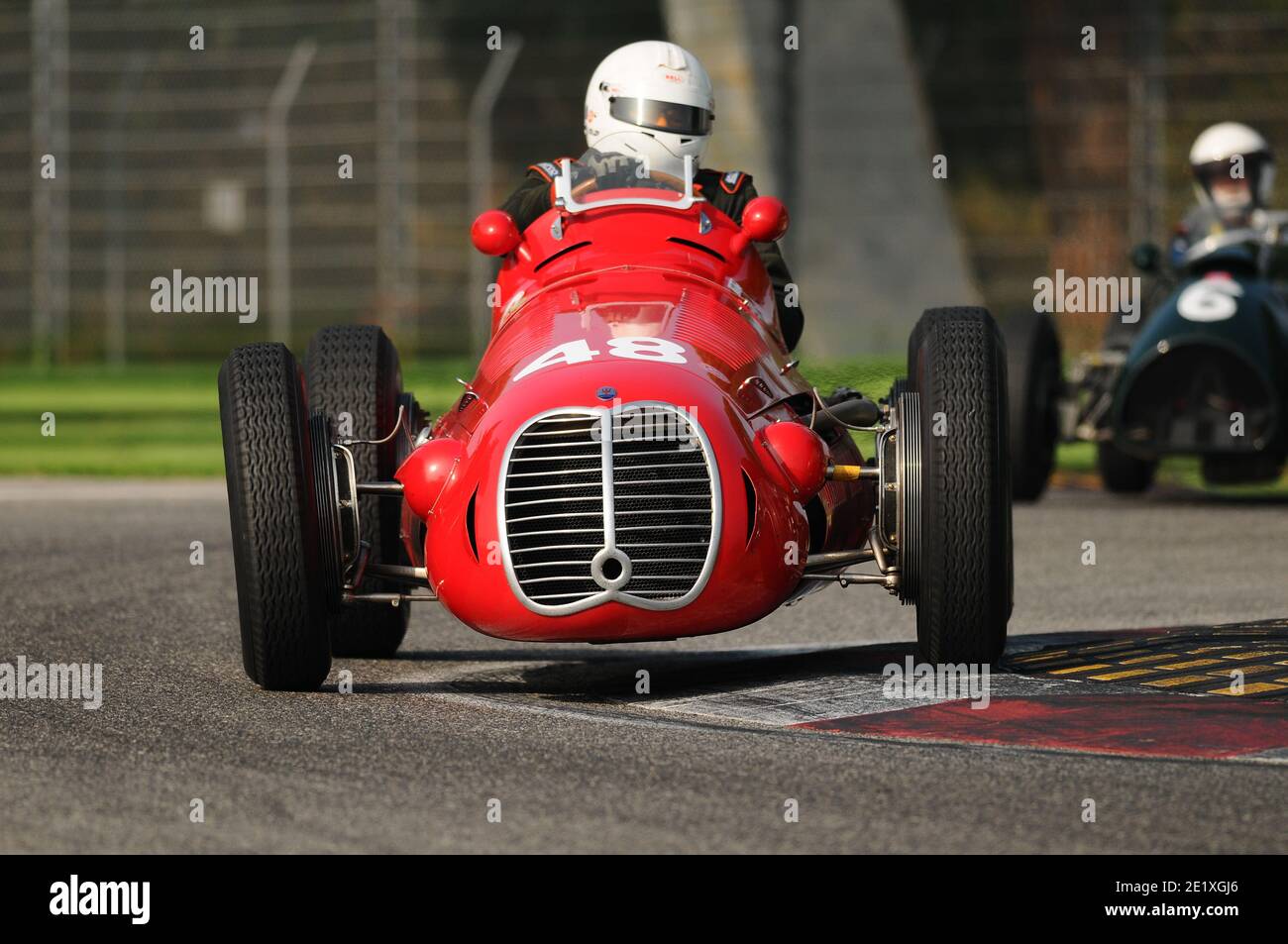 Imola Italien - 20. Oktober 2012: Unbekannte fahren die Maserati 4CLT-41 während des Trainings auf Imola Circuit bei der Veranstaltung Luigi Musso Historic GP 2012, Stockfoto