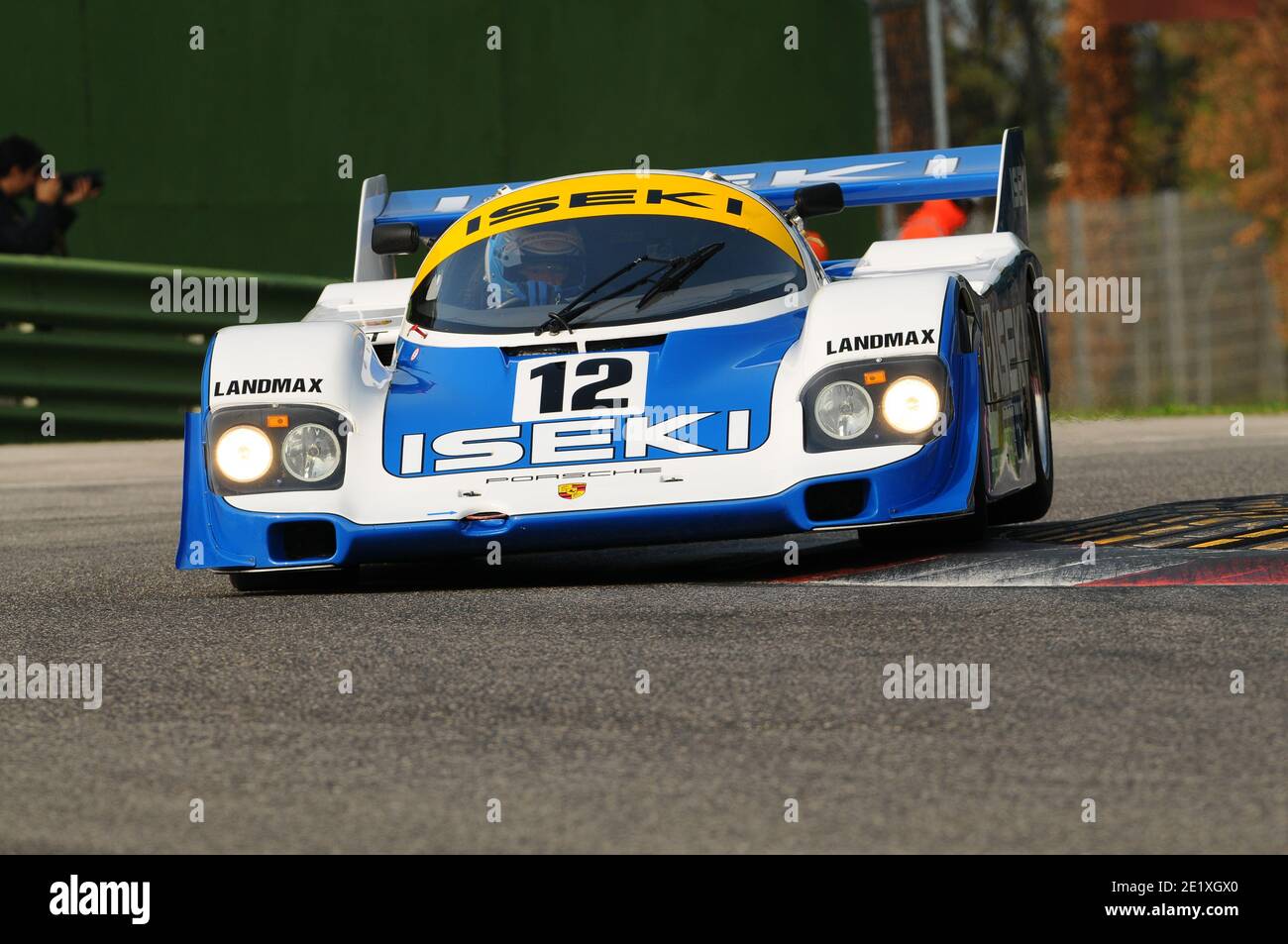 Imola Italien - 20. Oktober 2012: Porsche 956 von Kempnich Russel während der Trainingseinheit auf Imola Circuit bei der Veranstaltung Luigi Musso Historic GP 201 Stockfoto