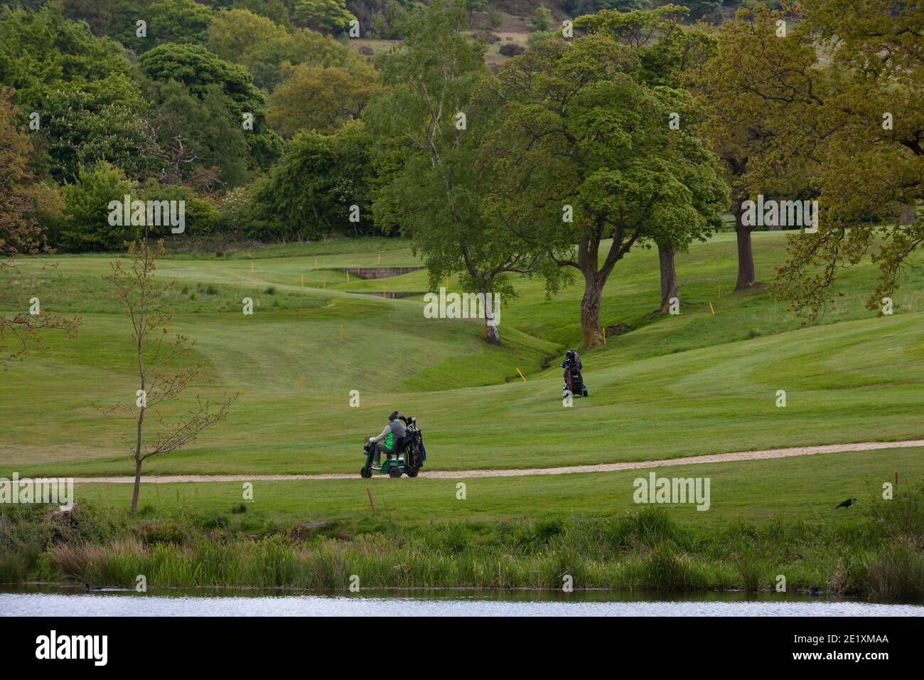 Holmfirth, UK - Mai 13 2020: Golfer nutzen die lockdown Einschränkungen in England gelockert. Stockfoto