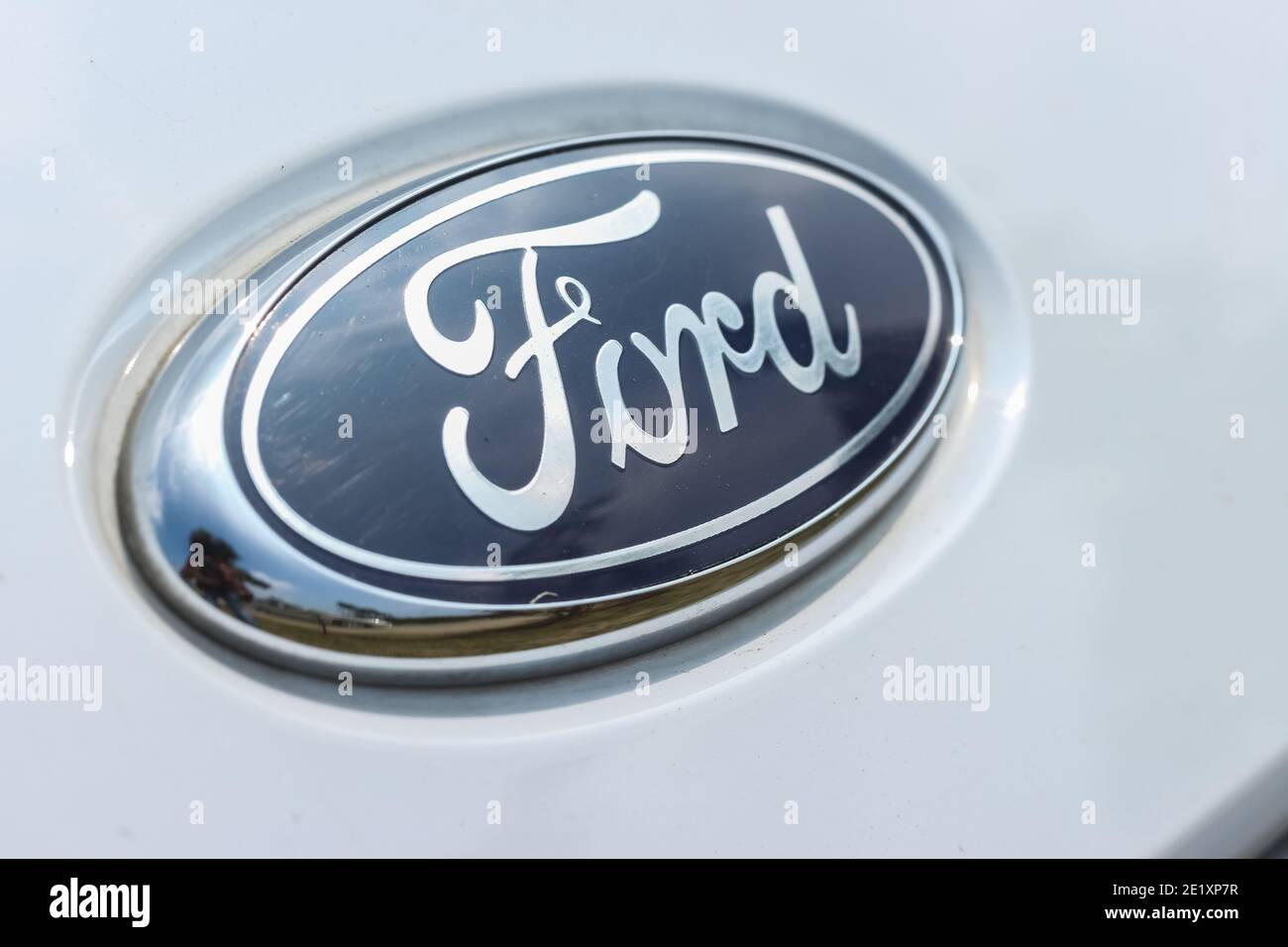 Coimbatore, Tamilnadu, Indien - 26. Dezember 2020: Ford Logo Zeichen Makro Nahaufnahme Stockbild. Ford-Logo. Es wurde von Henry Ford gegründet. Der Ford Mo Stockfoto