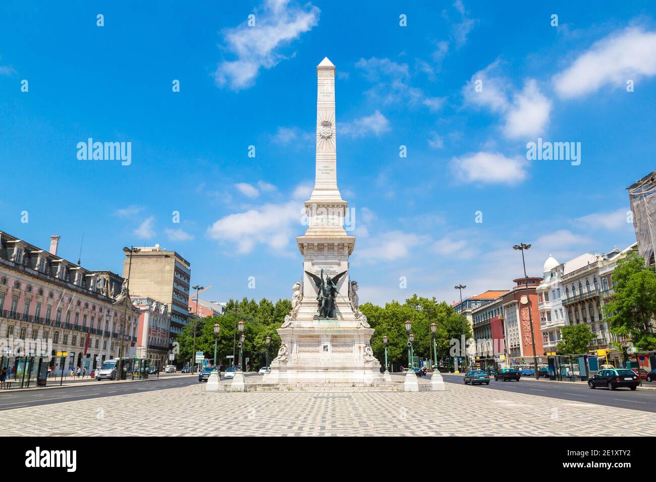 Denkmal für die Restauratoren auf Restauradores Platz in Lissabon in einem schönen Sommertag, Portugal Stockfoto