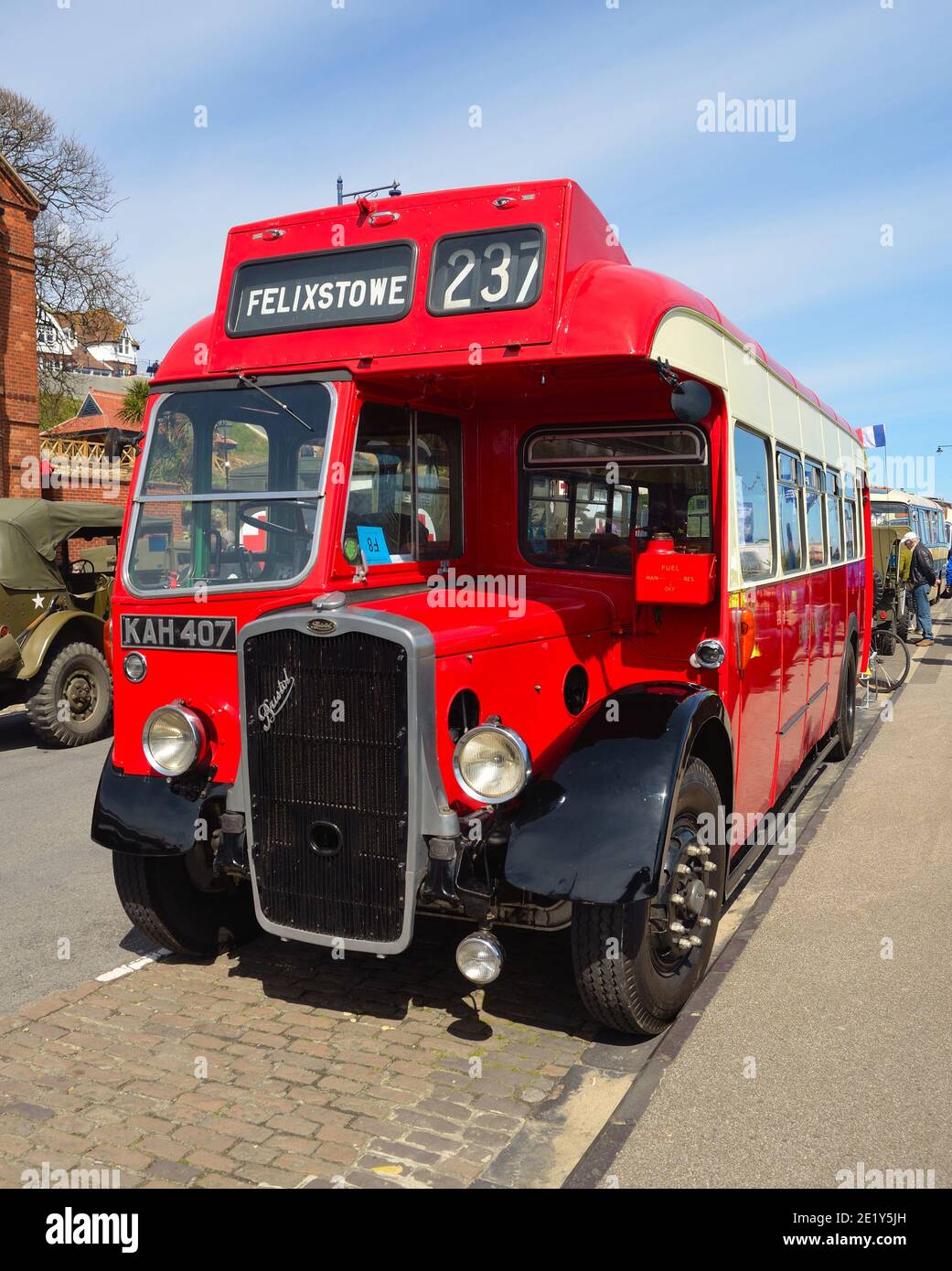 Vintage roten Bristol Bus geparkt an Felixstowe Küste. Stockfoto