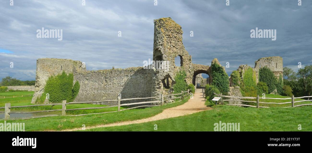 Pevensey Castle für die Öffentlichkeit zugänglich. Stockfoto