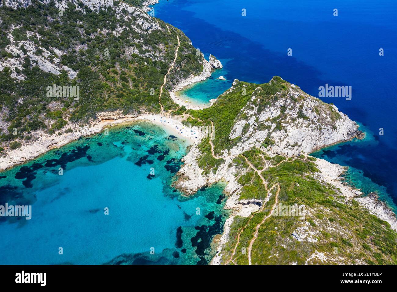 Korfu, Griechenland. Luftaufnahme des Strandes von Porto Timoni. Stockfoto