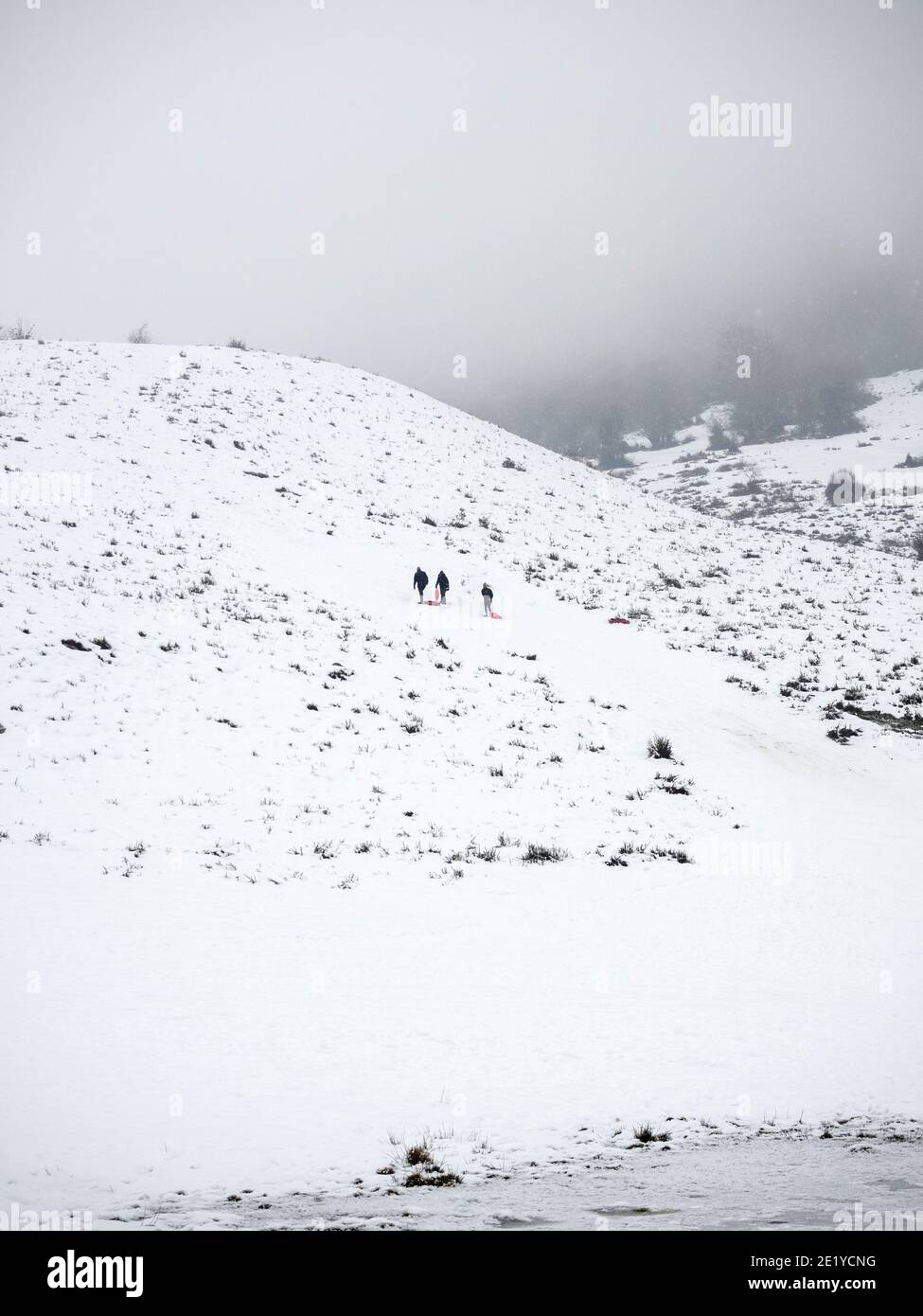 Verschneite Landschaft in den Bergen der atlantischen pyrenäen Stockfoto