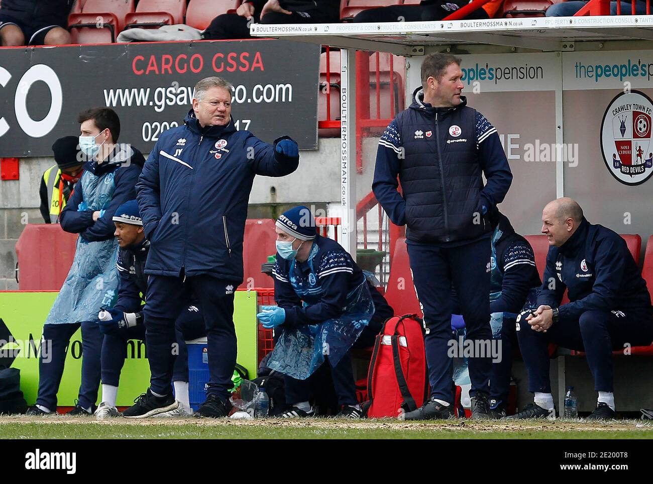 Crawley, Großbritannien. Januar 2021. CRAWLEY, ENGLAND - JANUAR 10: John Yems Manager von Crawley Town während des FA Cup Dritte Runde zwischen Crawley Town und Leeds United im People's Pension Stadium, Crawley, UK am 10. Januar 2021 Credit: Action Foto Sport/Alamy Live News Stockfoto