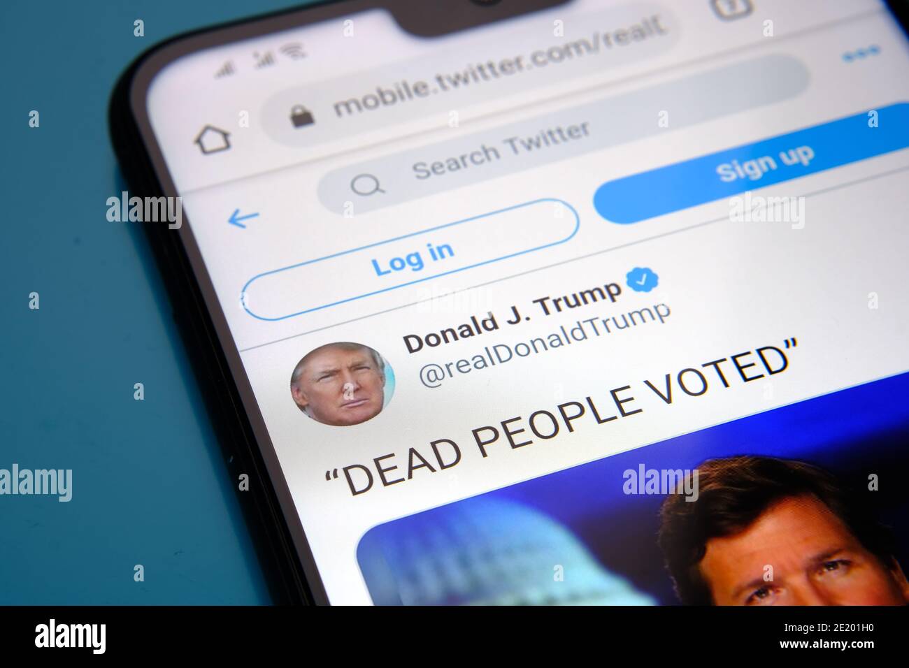 Donald Trump Tweets über den Wahlbetrug: "Die MENSCHEN der Wahlkommission HABEN GEWÄHLT" Stockfoto