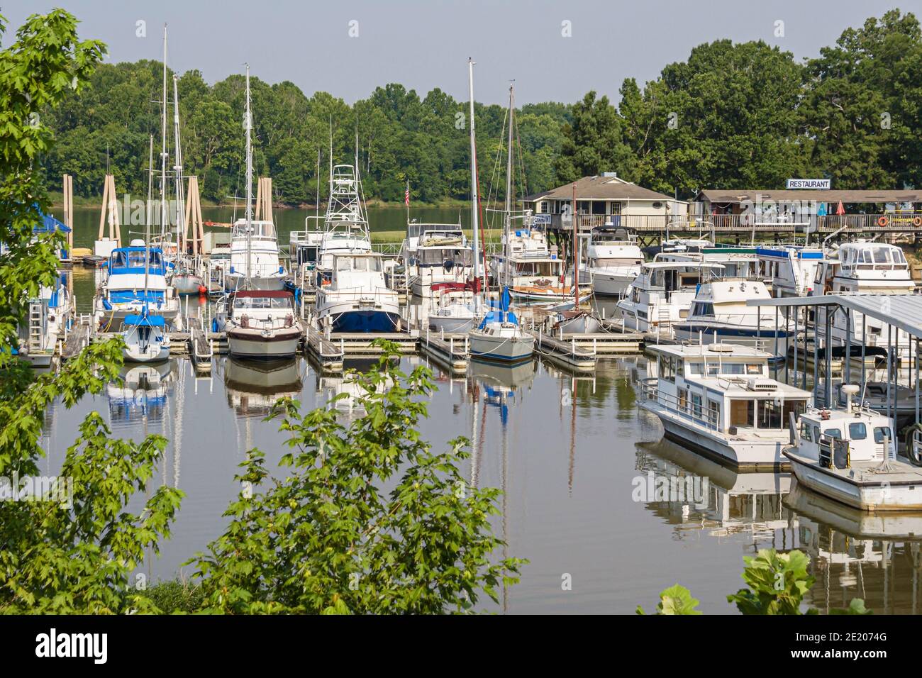 Alabama Demopolis Tombigbee River Yacht Basin Wassermarina, Restaurant Dock Pier Boote Yachten, Stockfoto