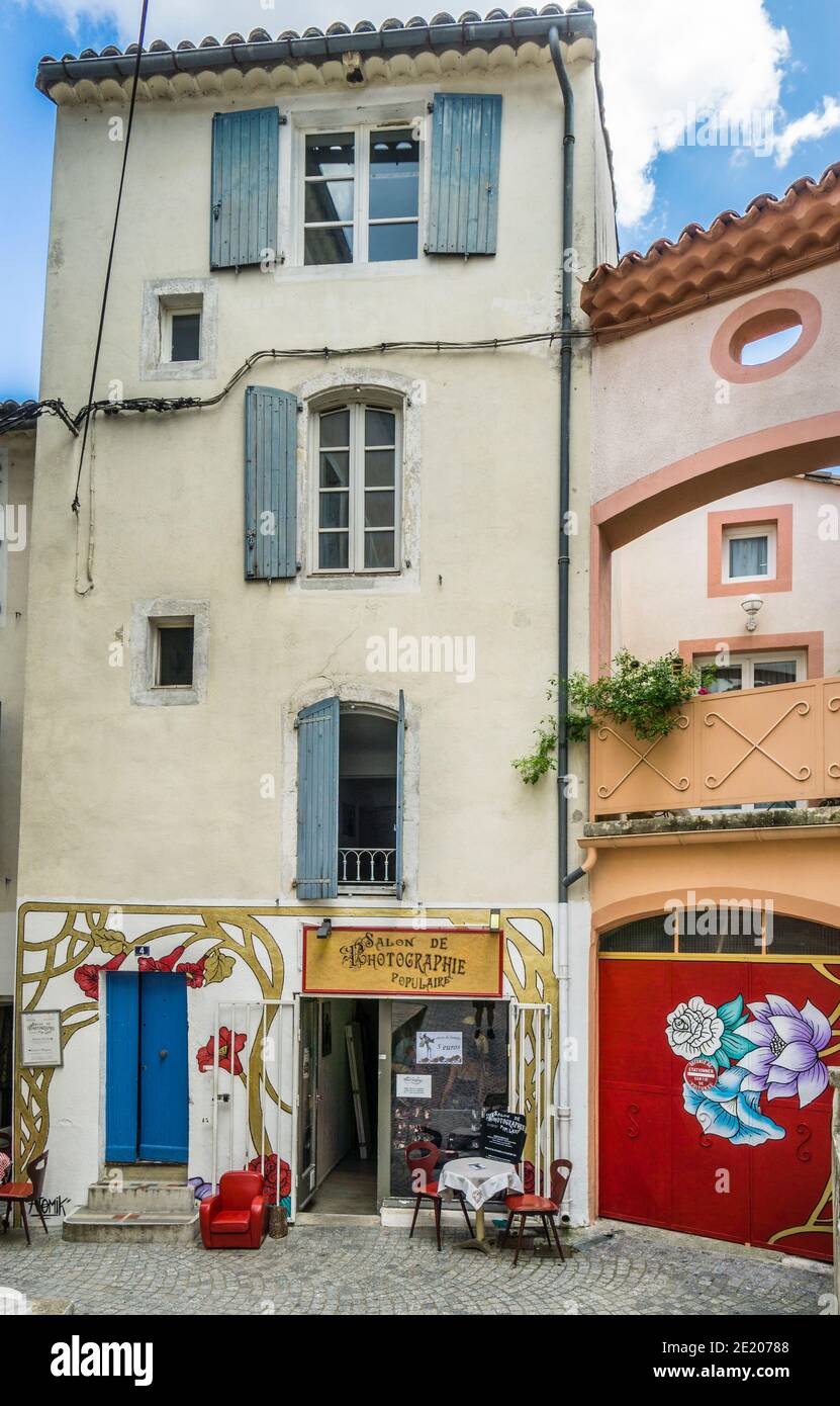 Fotostudio-Shop-Haus in der Rue Pérot in der antiken Stadt Anduze, Abteilung Gard, Okzitanien, Südfrankreich Stockfoto