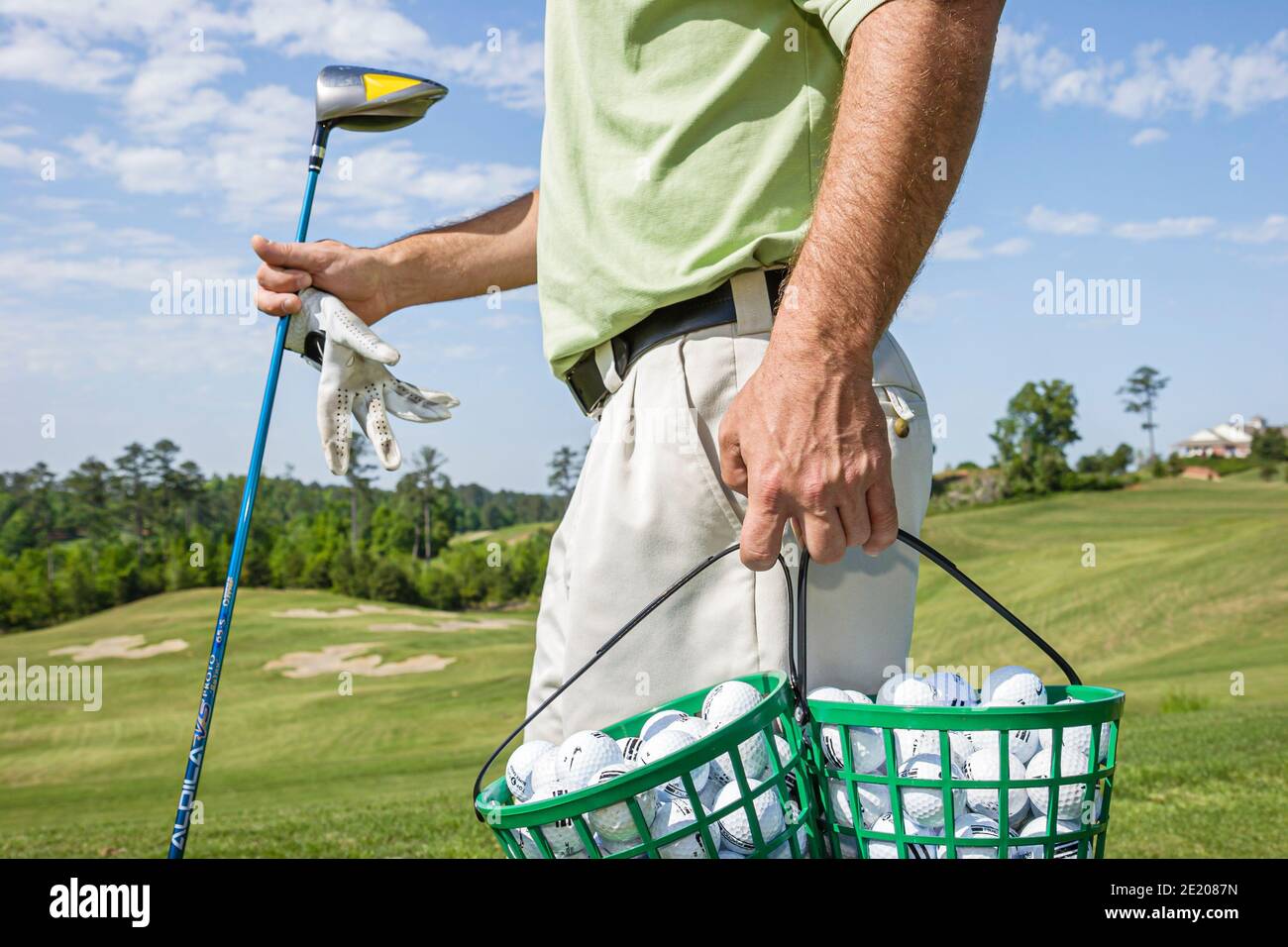 Alabama Greenville Cambrian Ridge Golf Course, Robert Trent Jones Golf Trail Golfspieler üben Driving Range, Balls Club Handschuh, Stockfoto