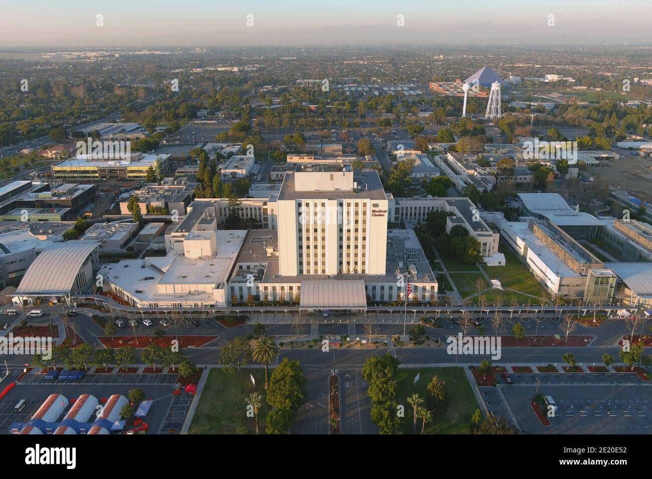 Eine Luftaufnahme des VA Long Beach Healthcare System Krankenhauses, Samstag, 9. Januar 2021, in Long Beach, Kalif. Stockfoto